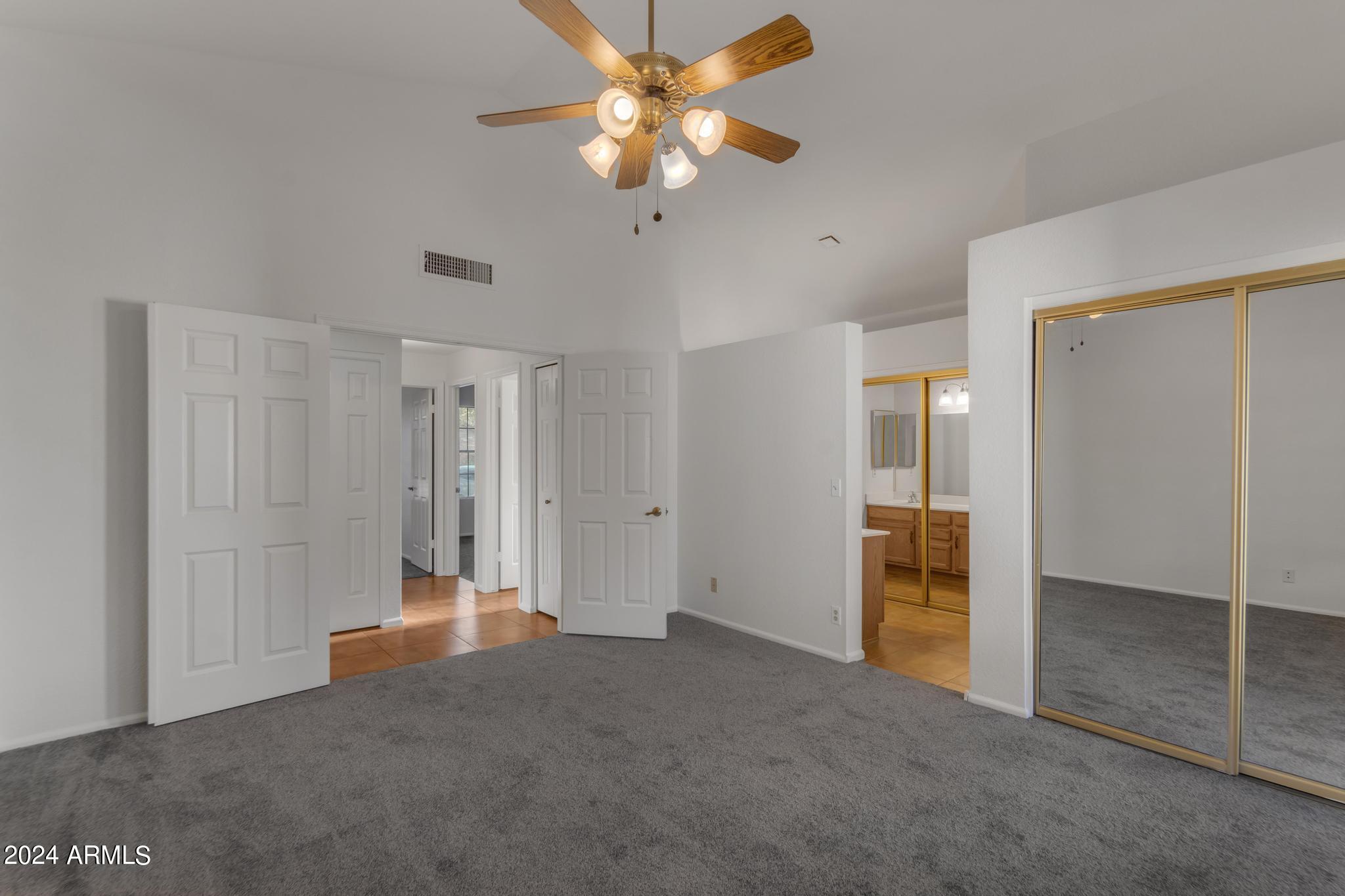 909 E CULLUMBER Street