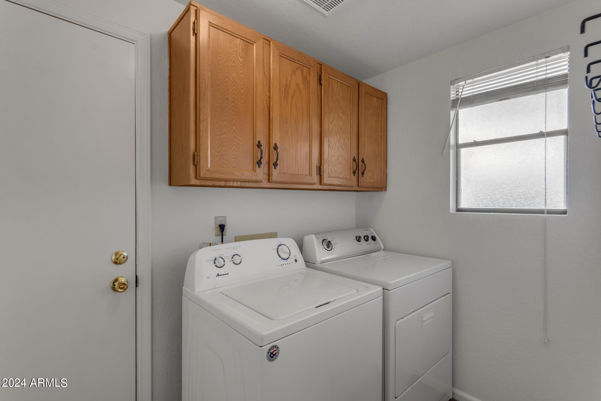 909 E CULLUMBER Street