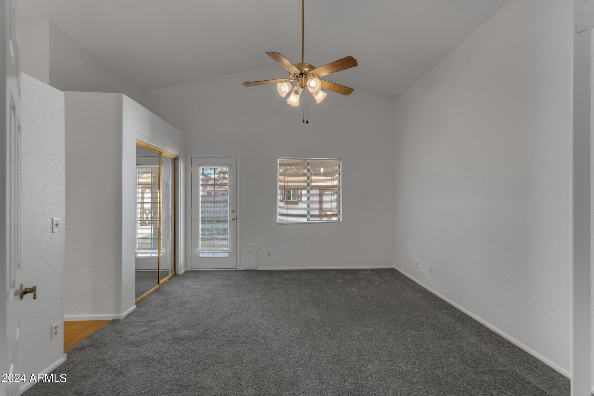 909 E CULLUMBER Street