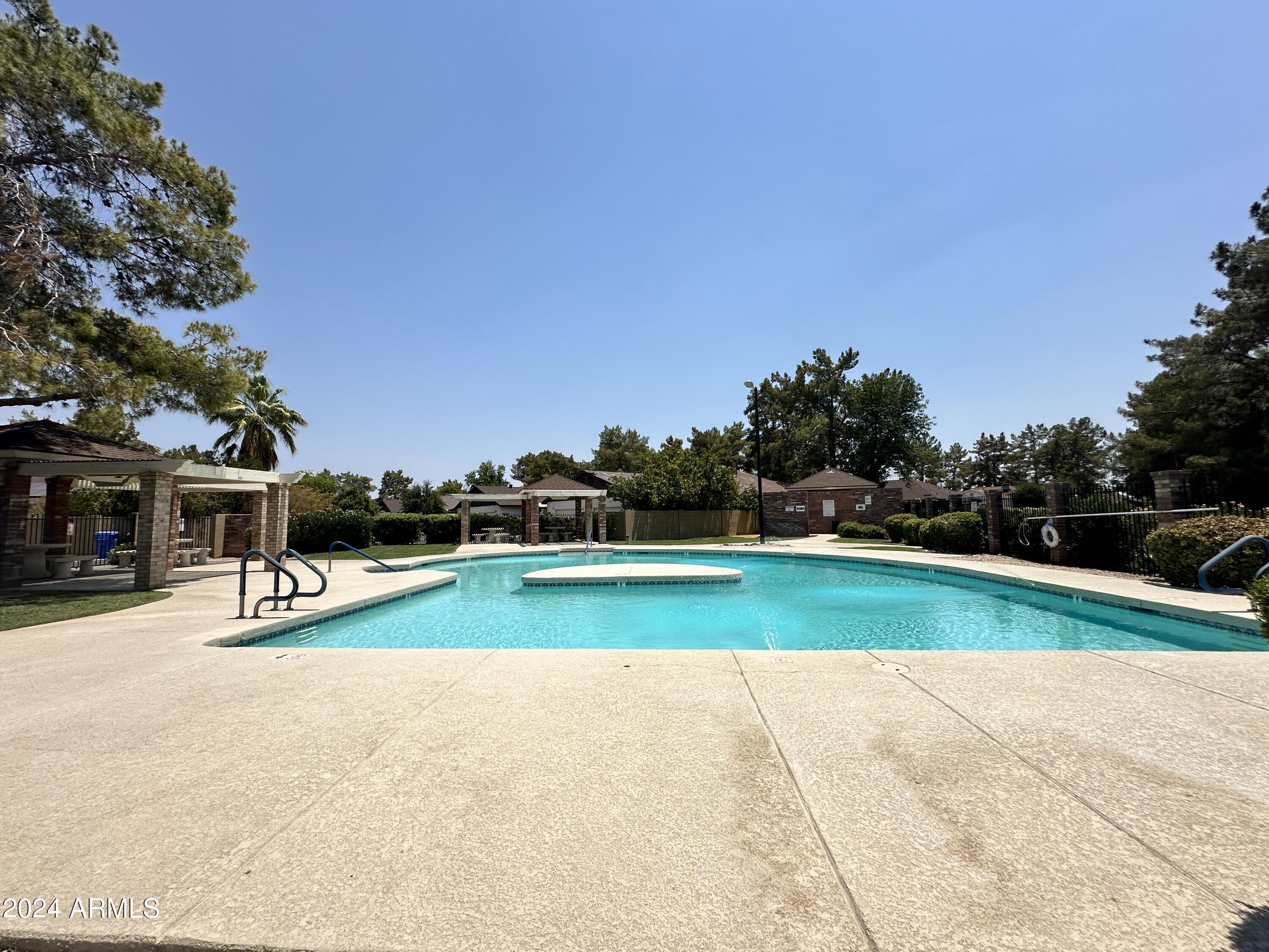 909 E CULLUMBER Street