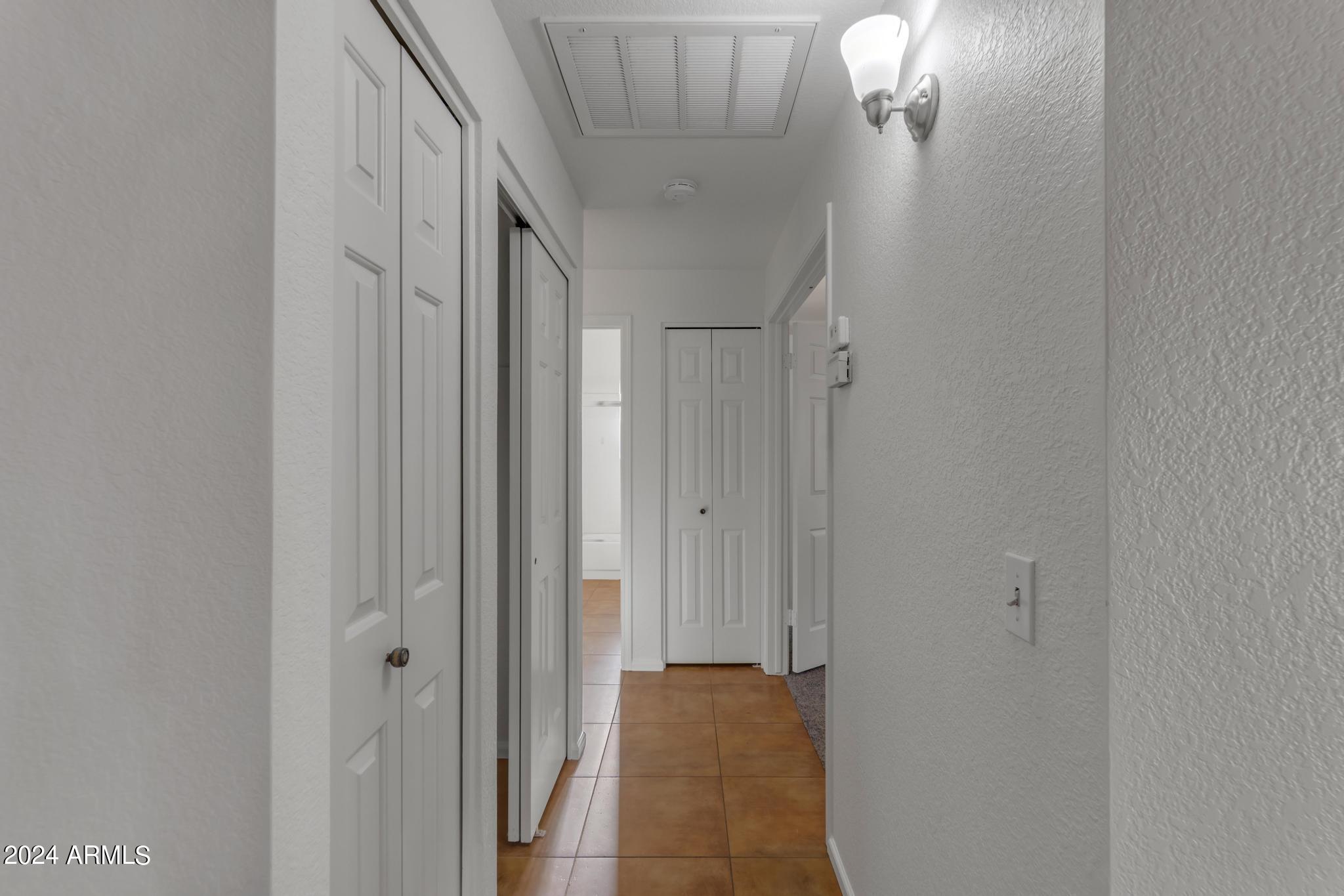 909 E CULLUMBER Street