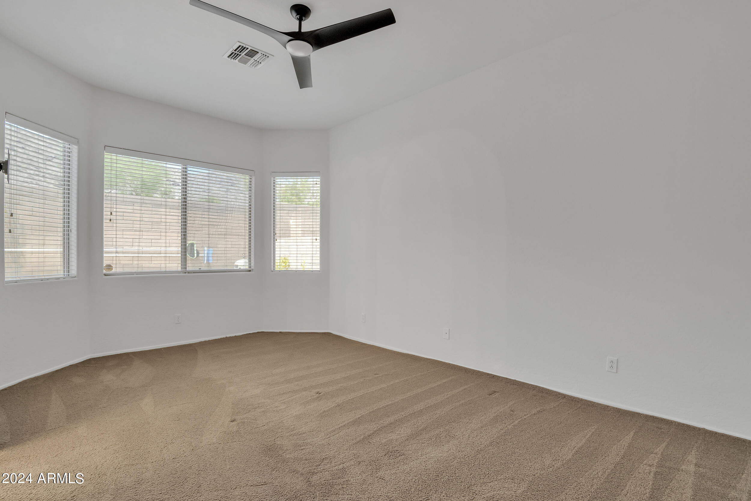 2934 W SILVER FOX Way