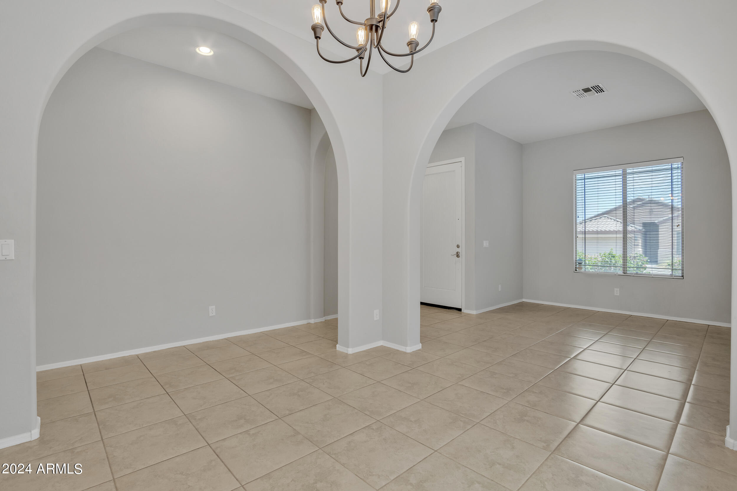 2934 W SILVER FOX Way