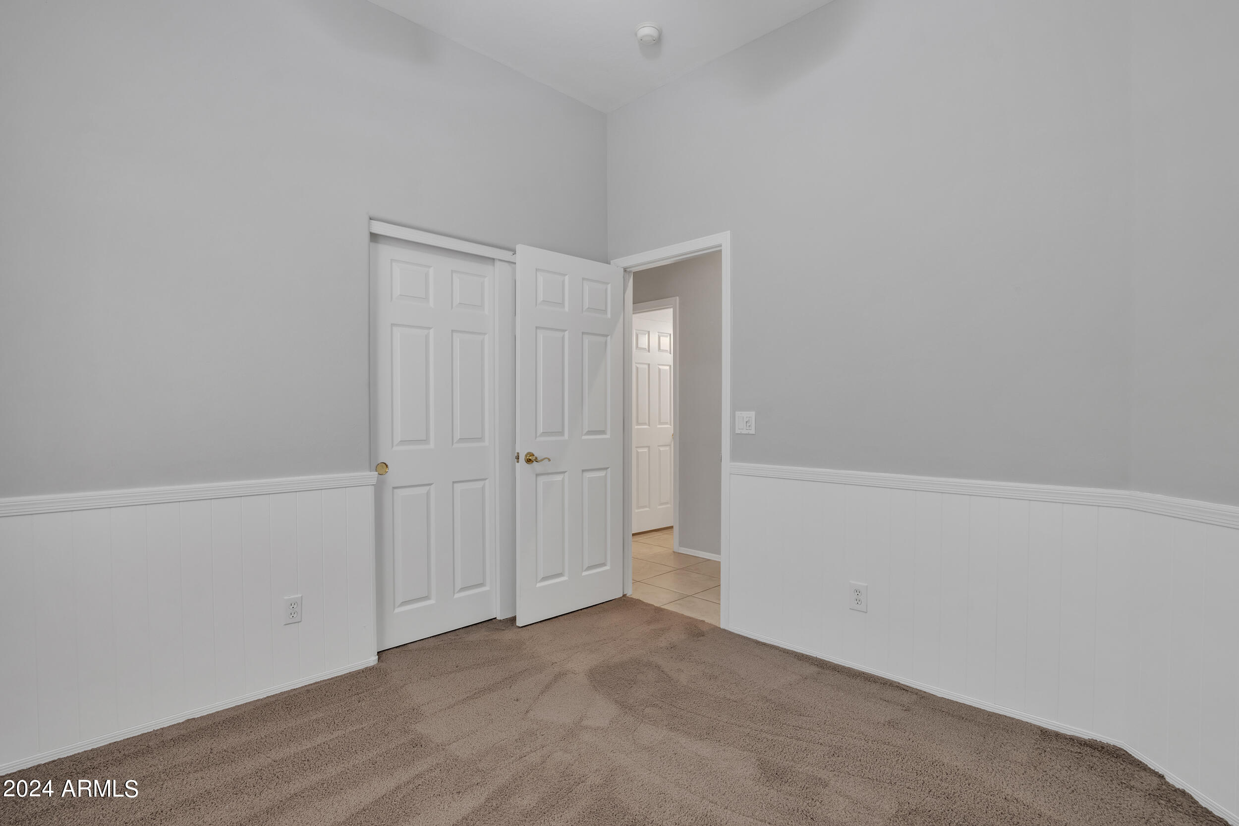 2934 W SILVER FOX Way