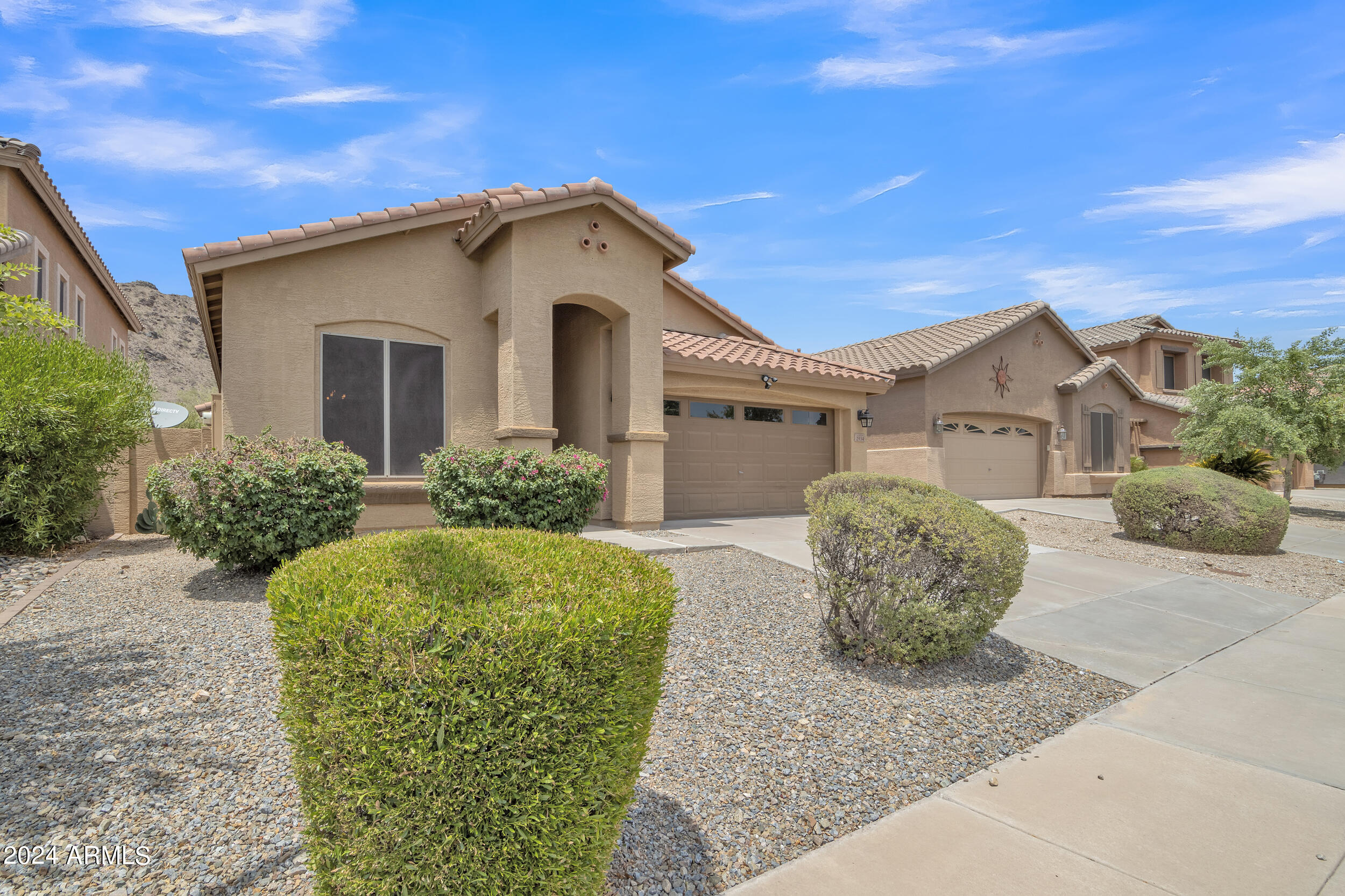 2934 W SILVER FOX Way