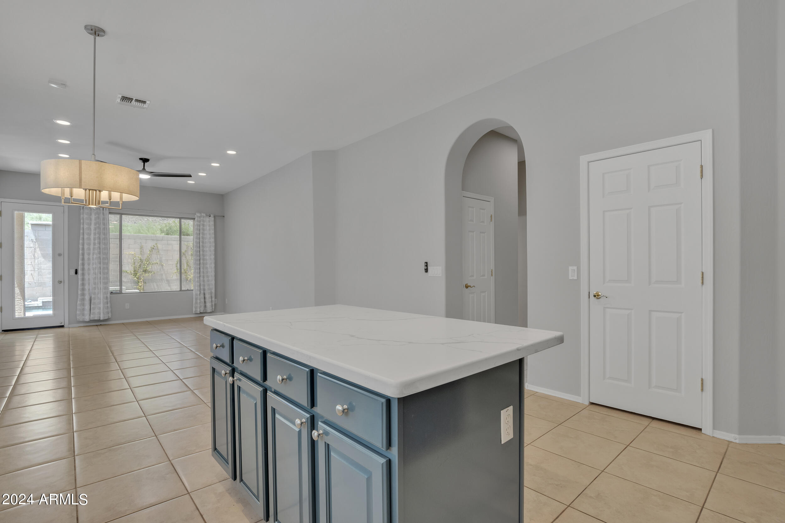 2934 W SILVER FOX Way