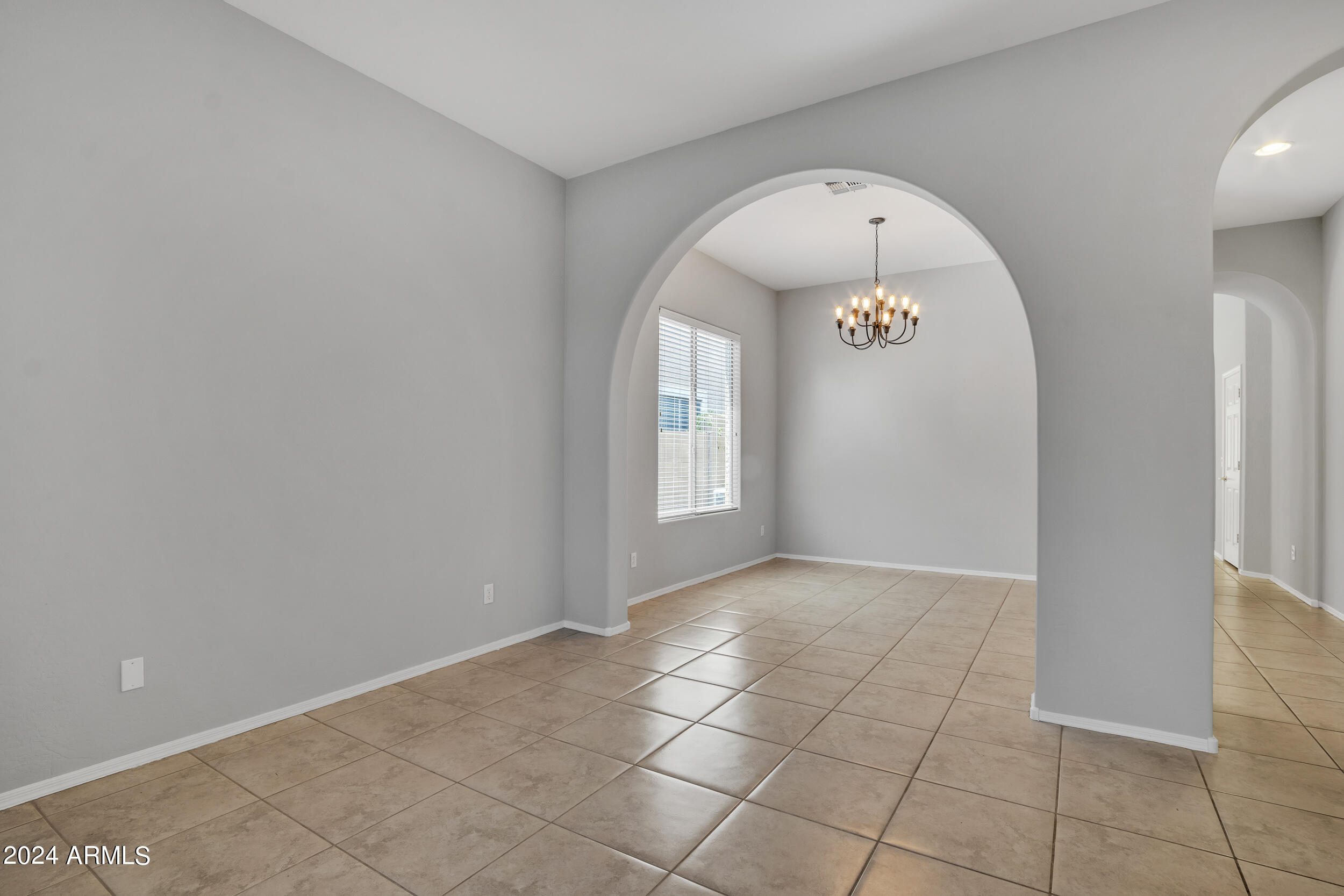 2934 W SILVER FOX Way