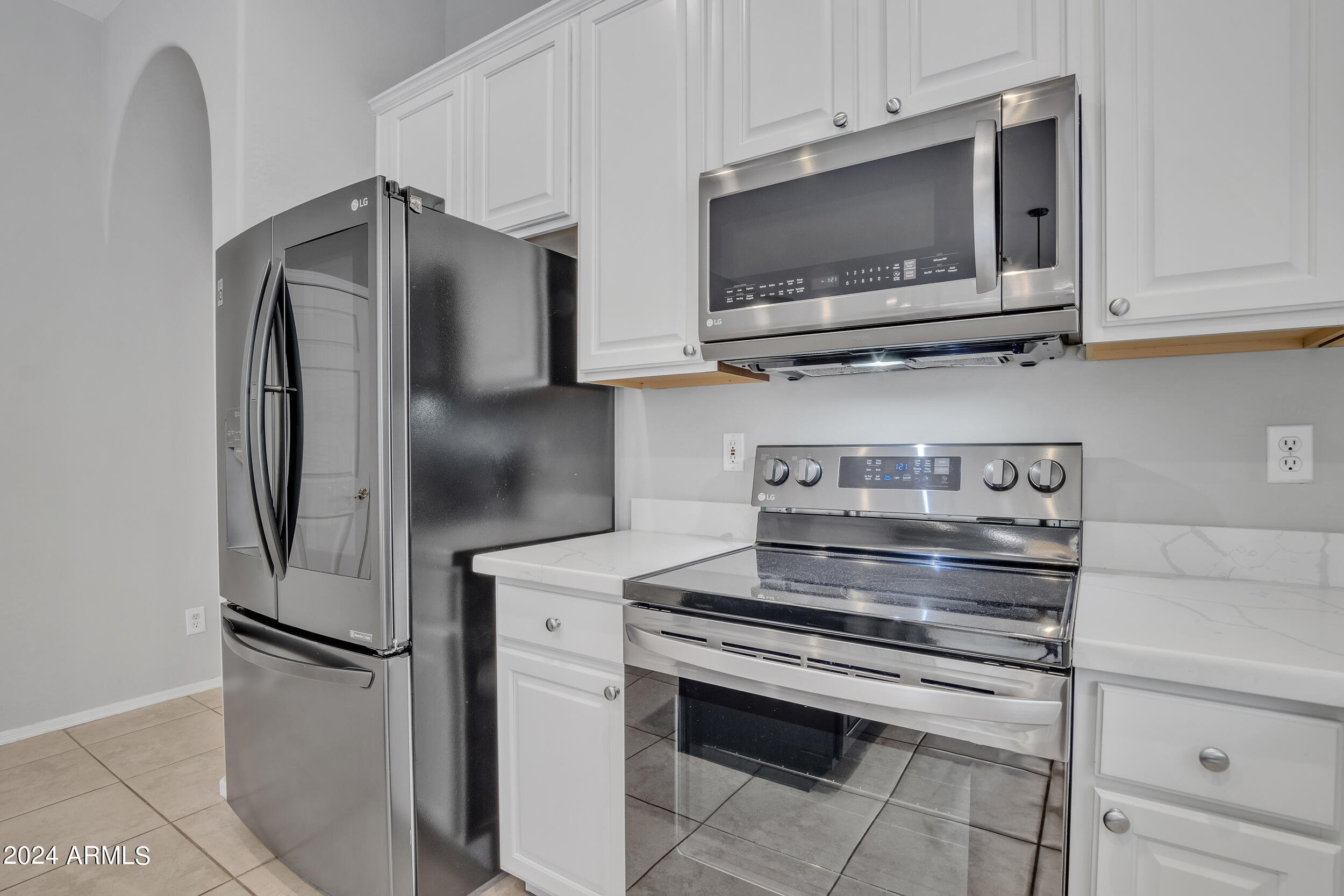 2934 W SILVER FOX Way