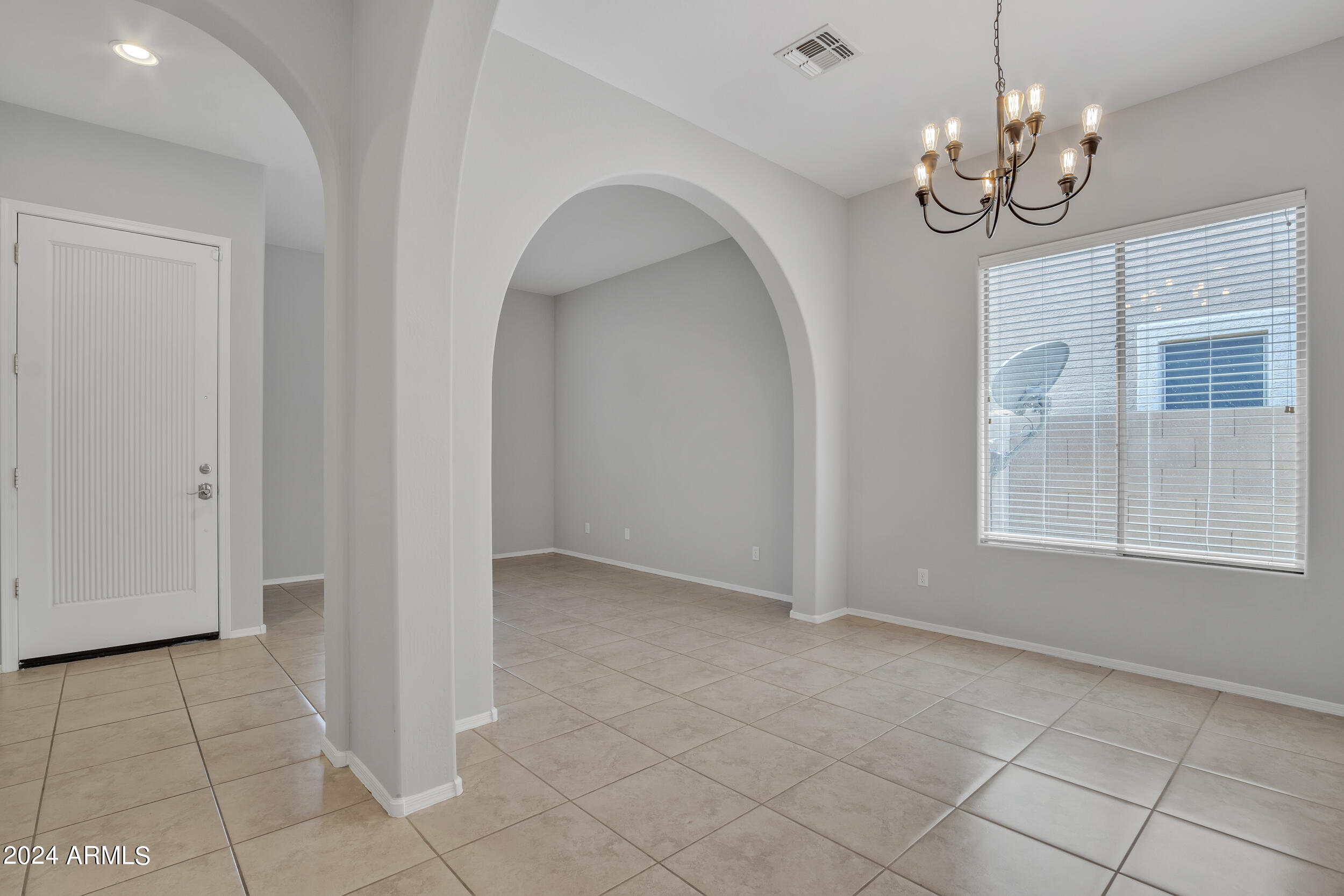 2934 W SILVER FOX Way