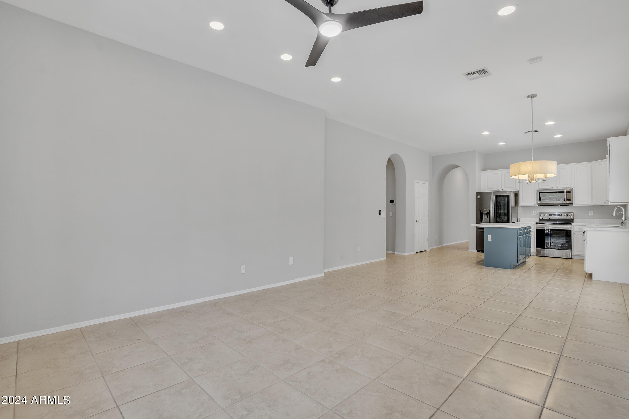 2934 W SILVER FOX Way