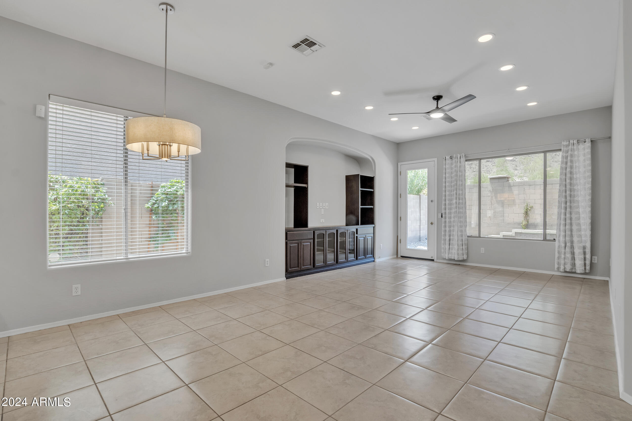 2934 W SILVER FOX Way