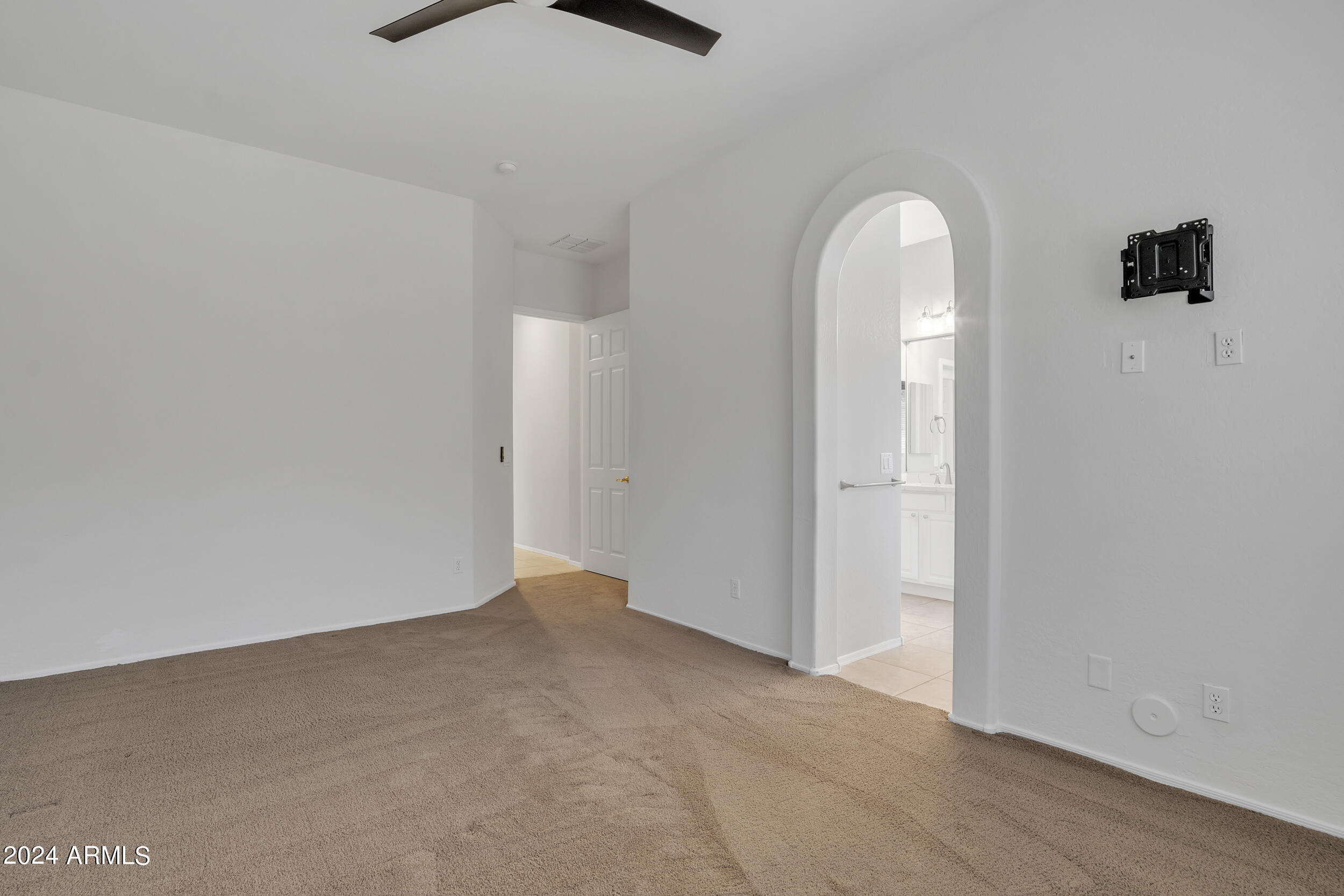 2934 W SILVER FOX Way