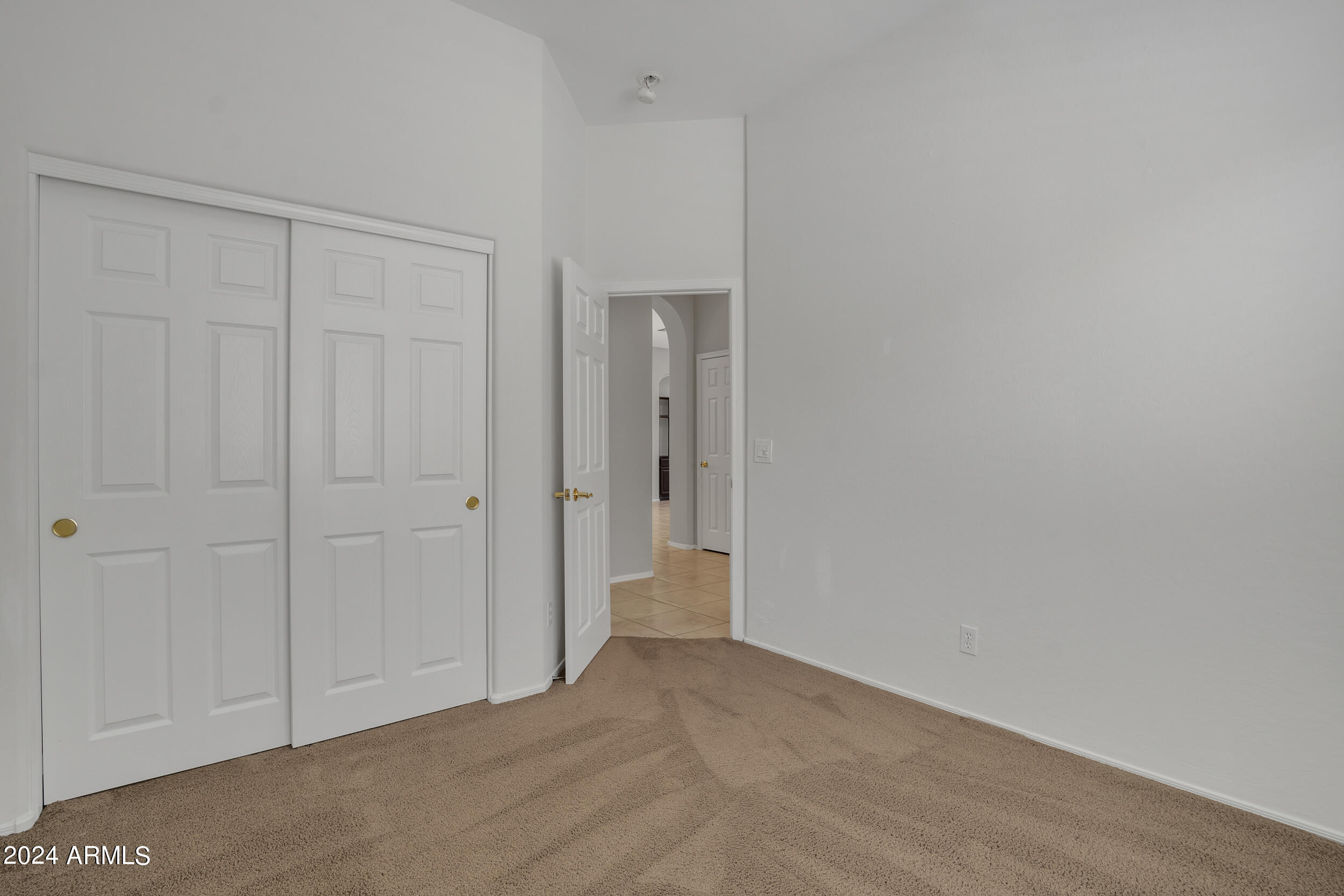 2934 W SILVER FOX Way