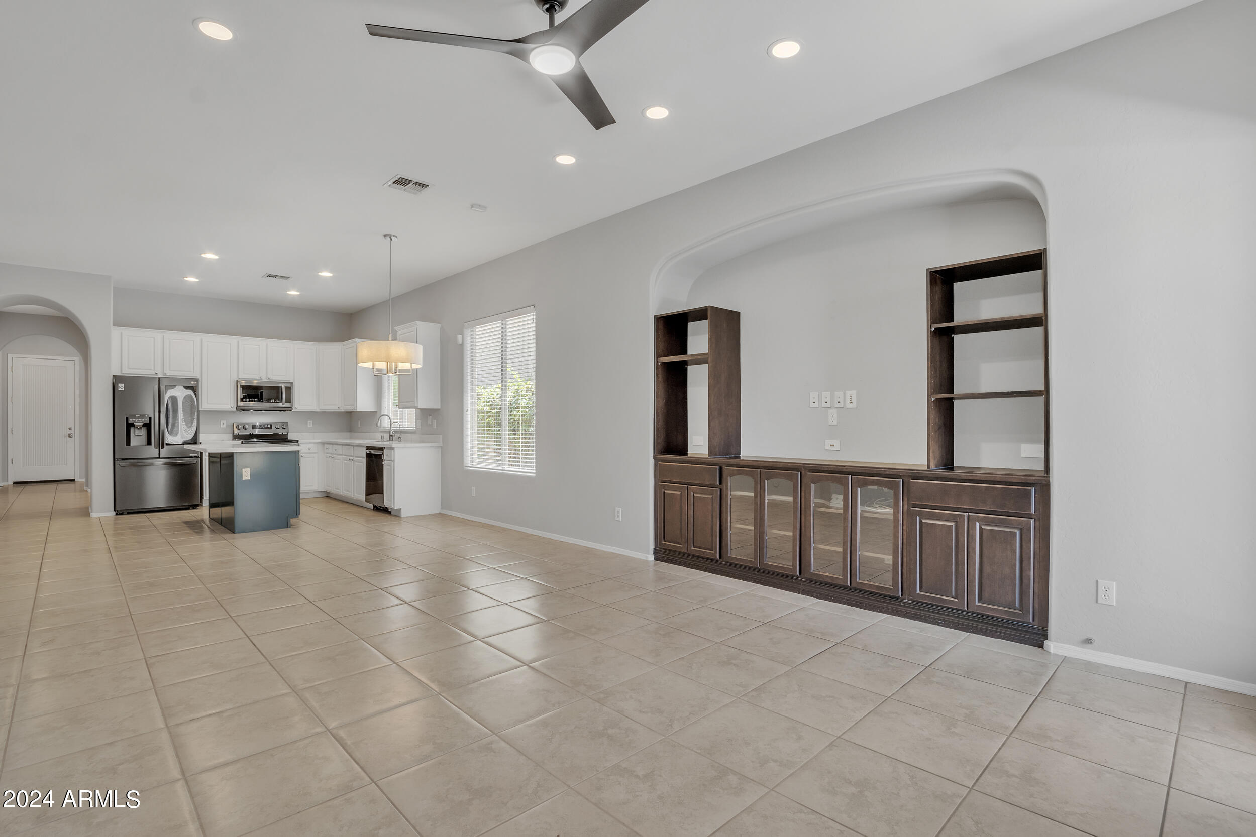 2934 W SILVER FOX Way