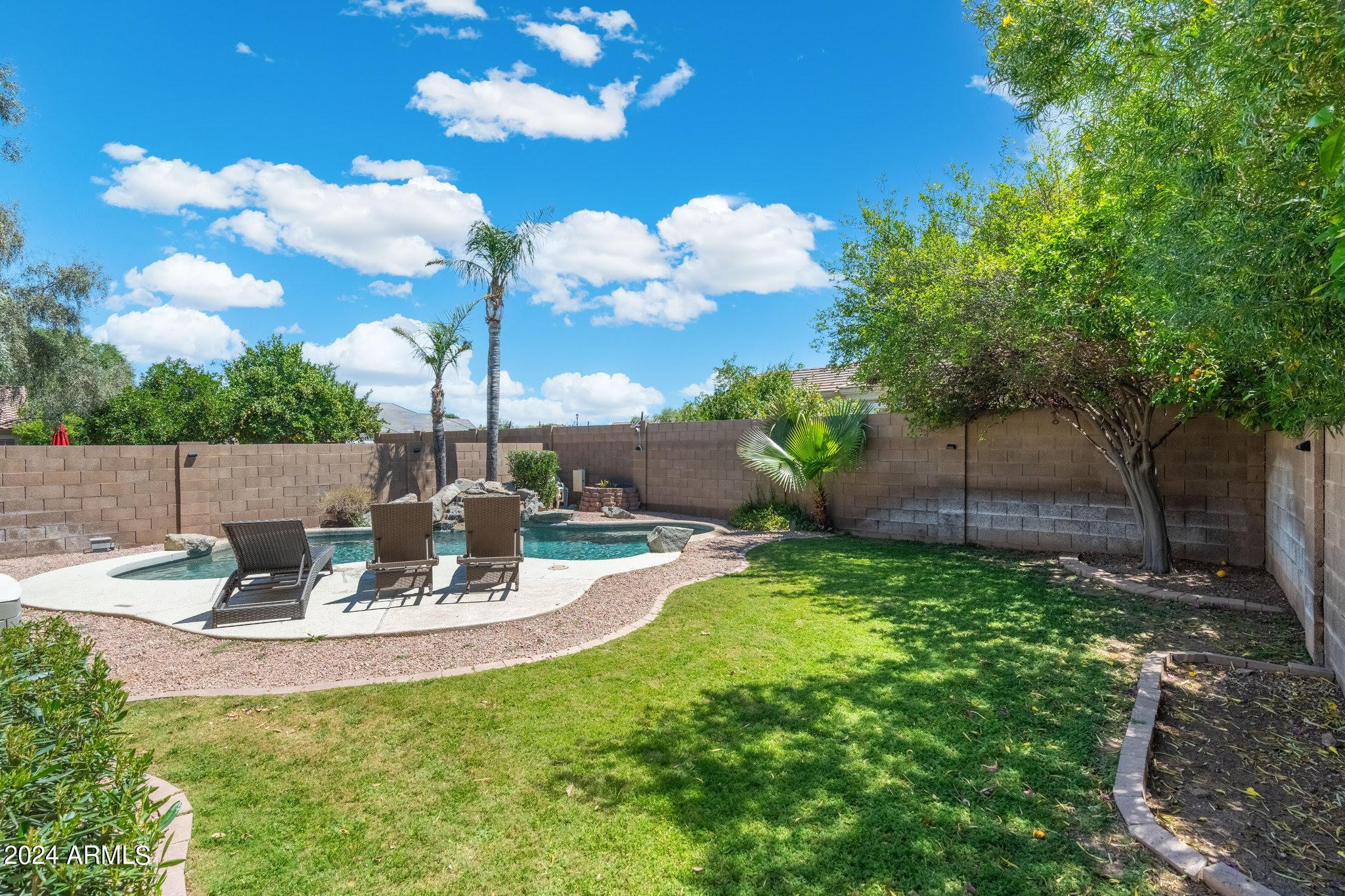 1253 S COLONIAL Drive