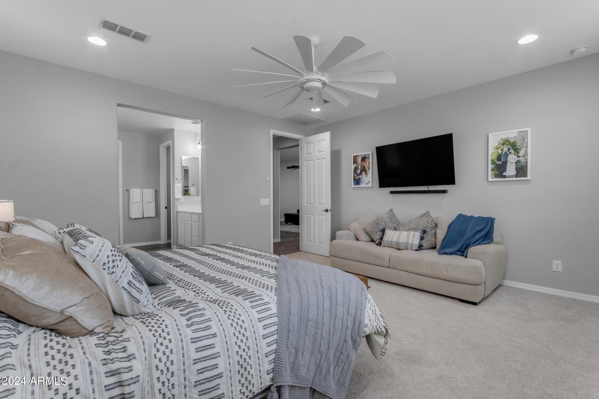 10064 E SATELLITE Drive