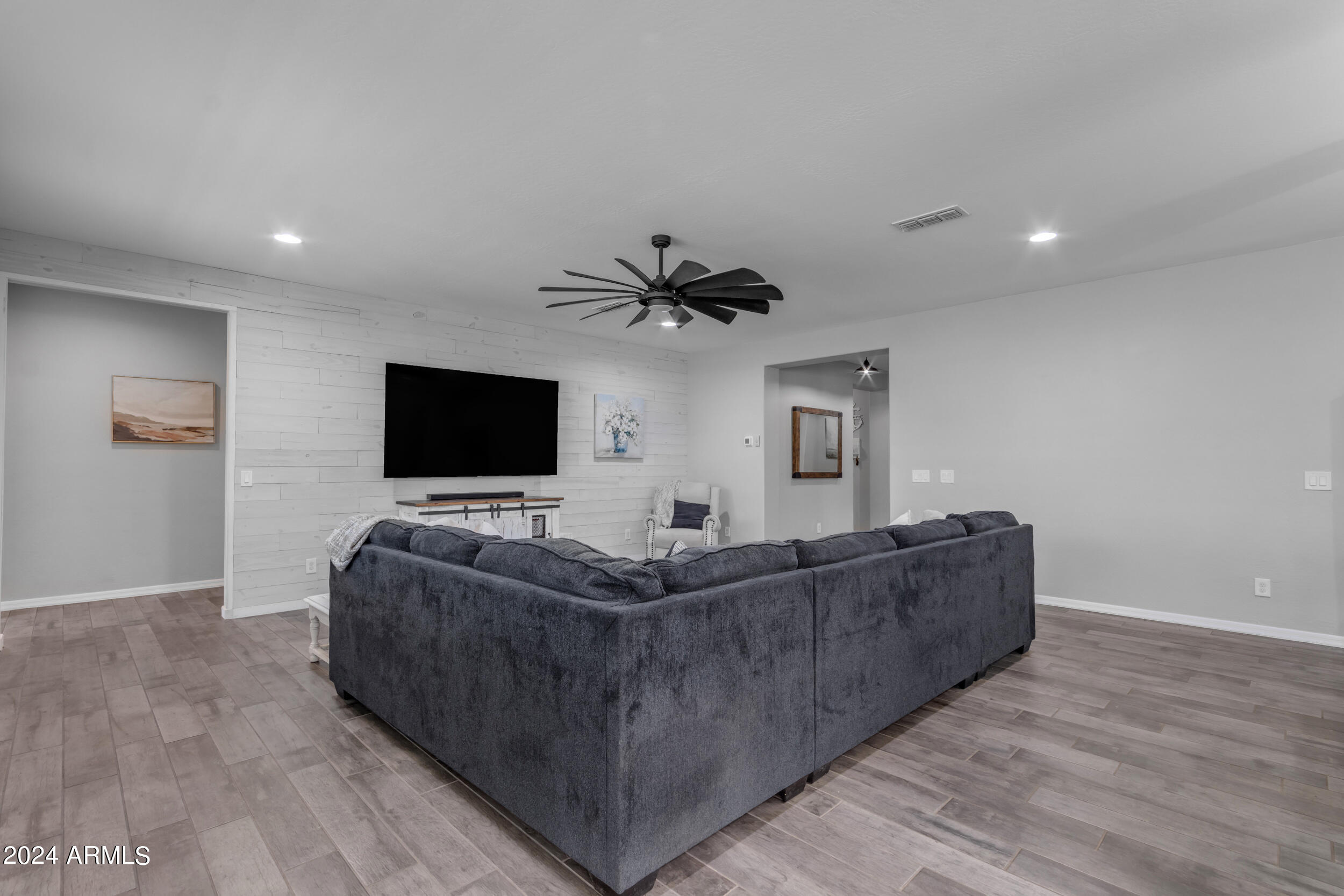 10064 E SATELLITE Drive