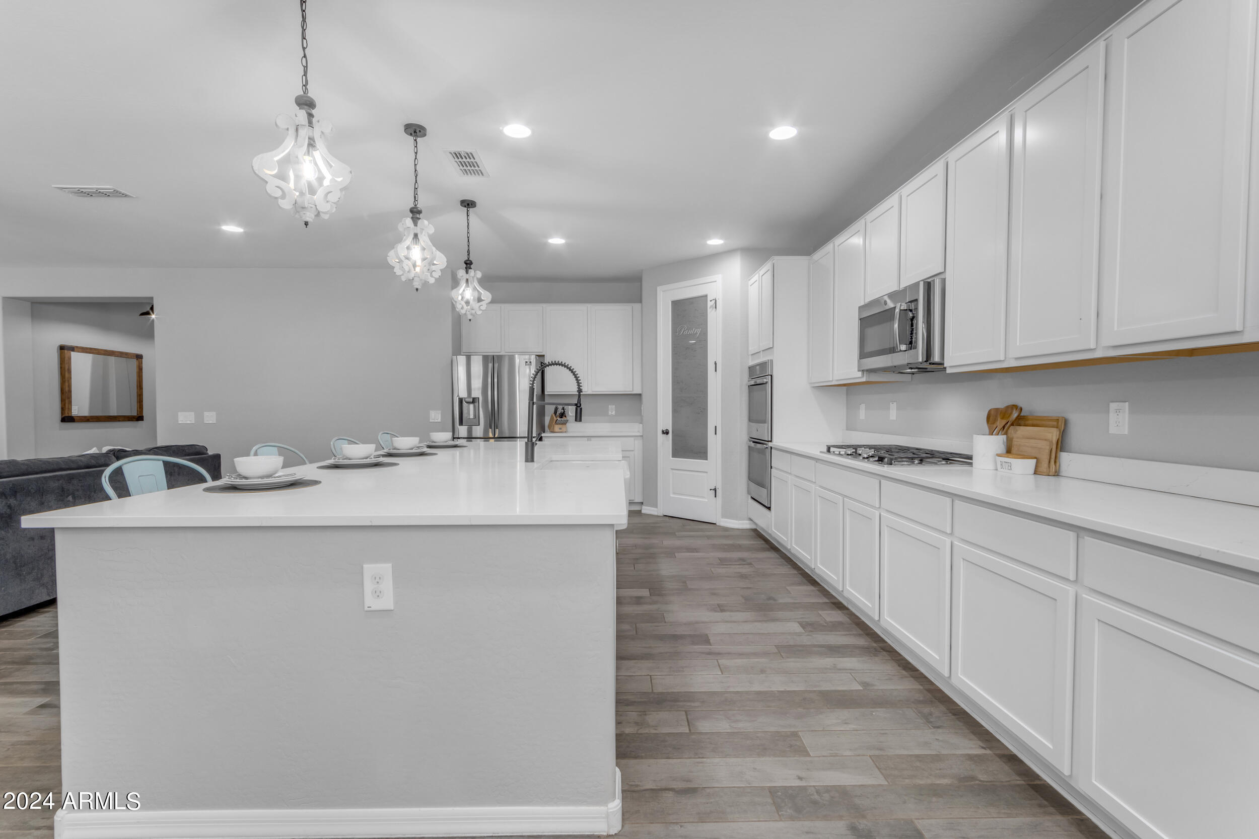 10064 E SATELLITE Drive