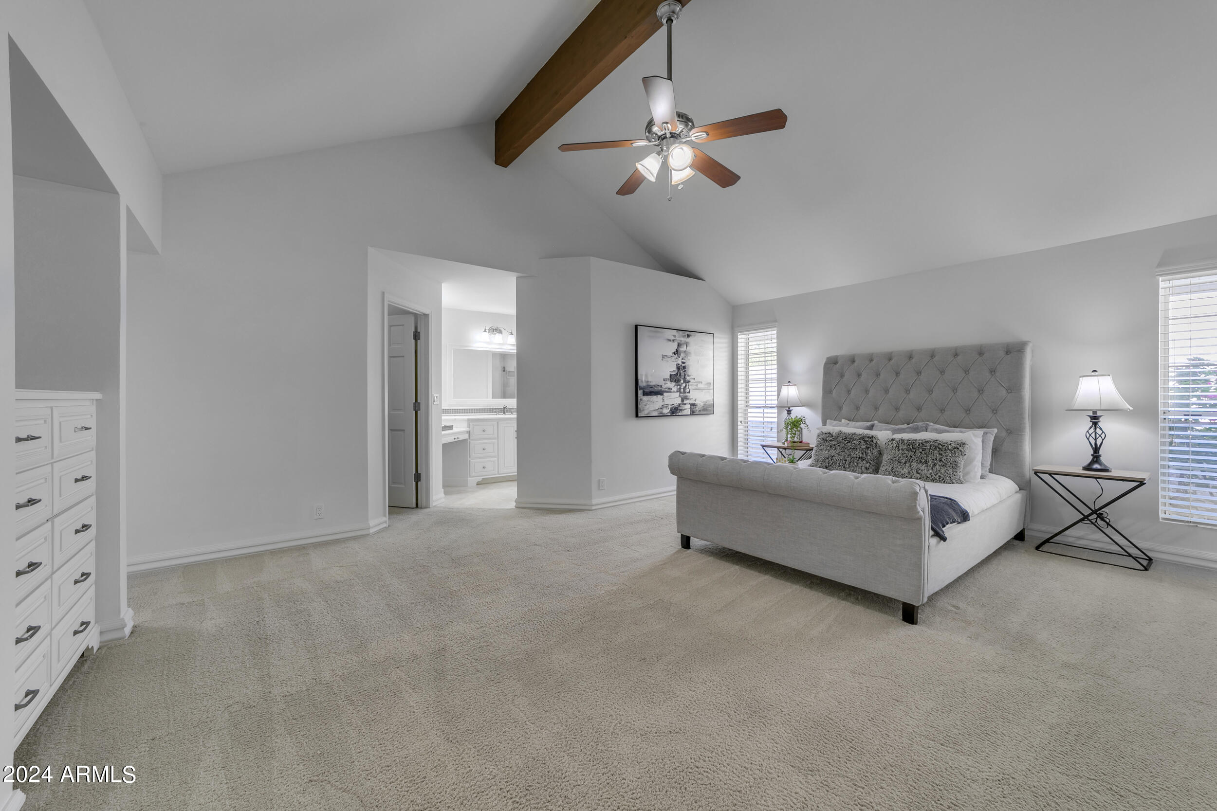 2118 E ENROSE Circle