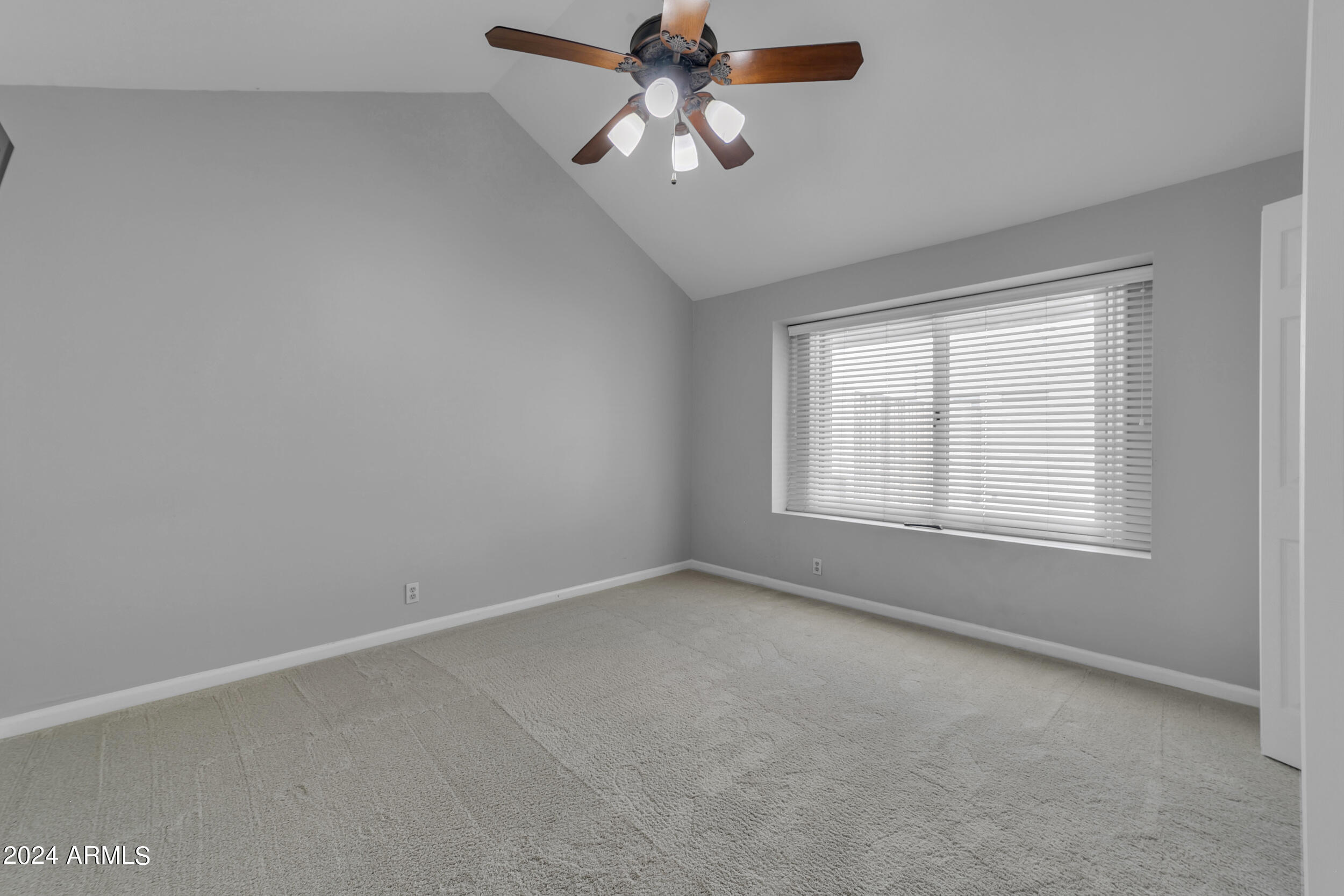 2118 E ENROSE Circle