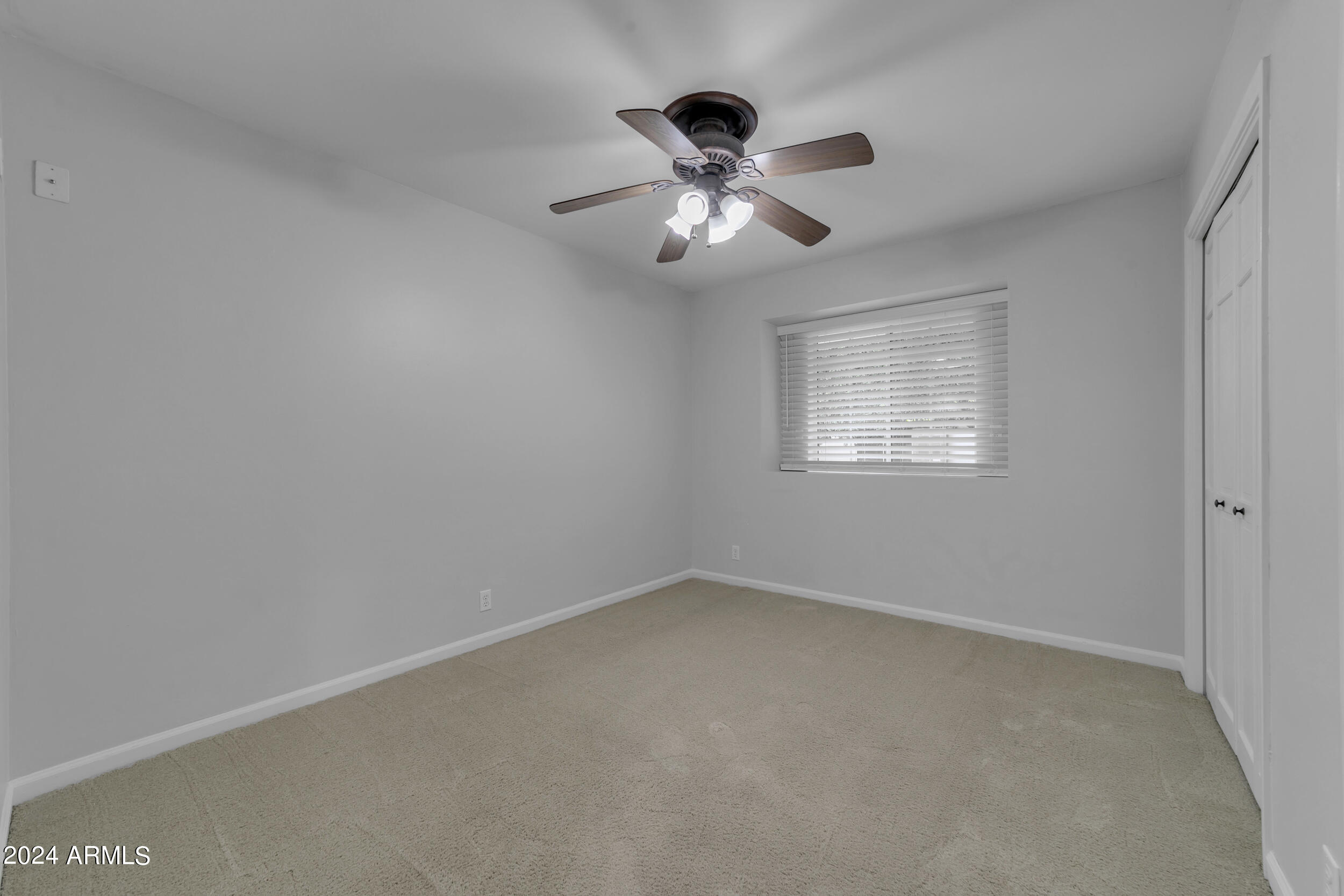 2118 E ENROSE Circle