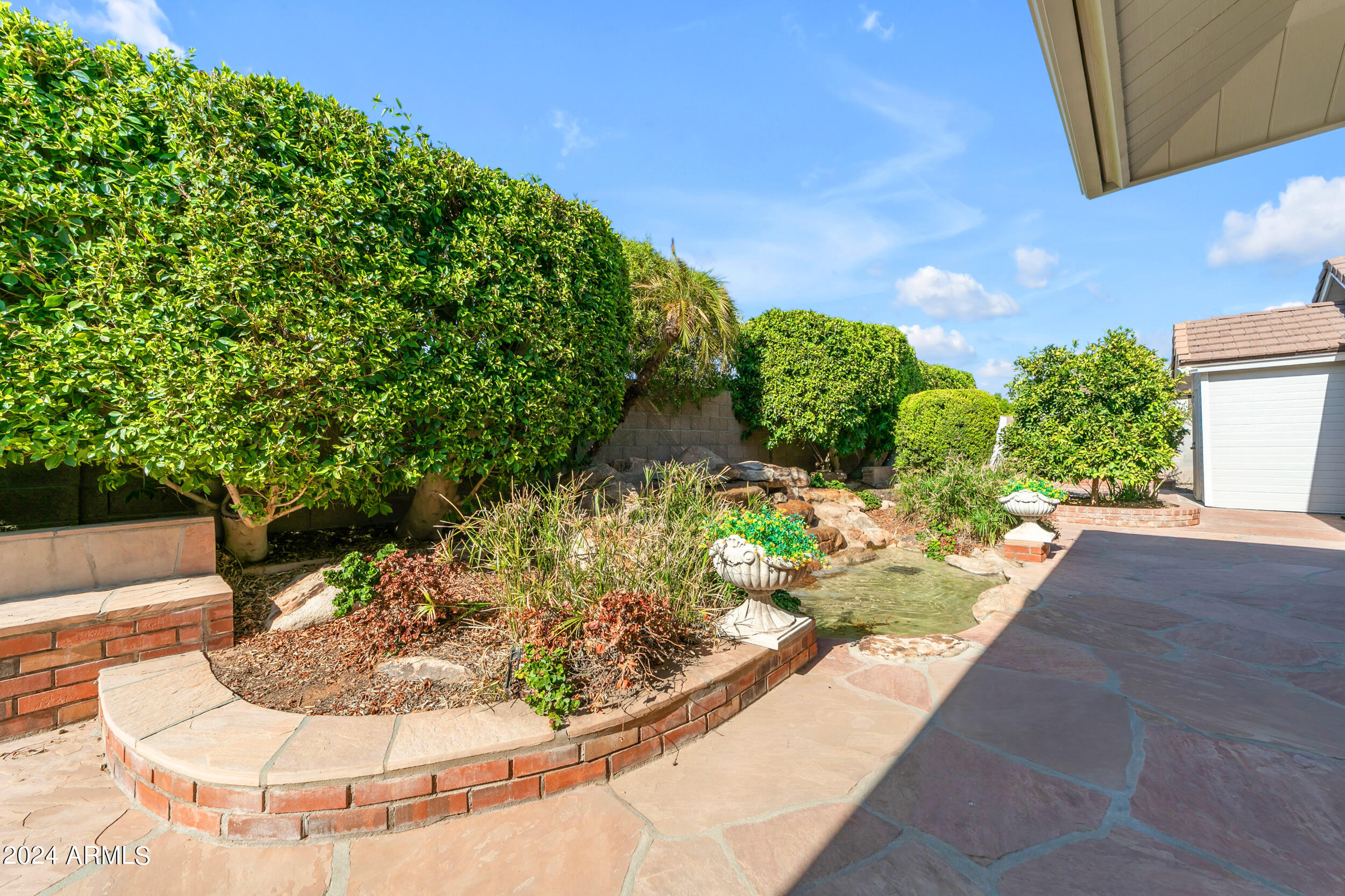 2118 E ENROSE Circle