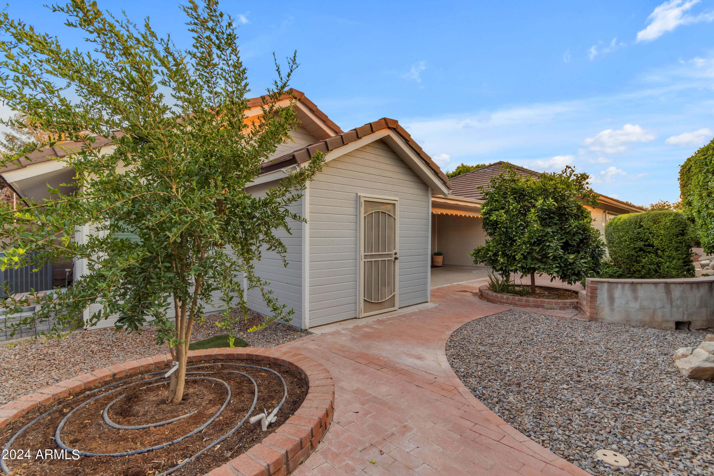 2118 E ENROSE Circle