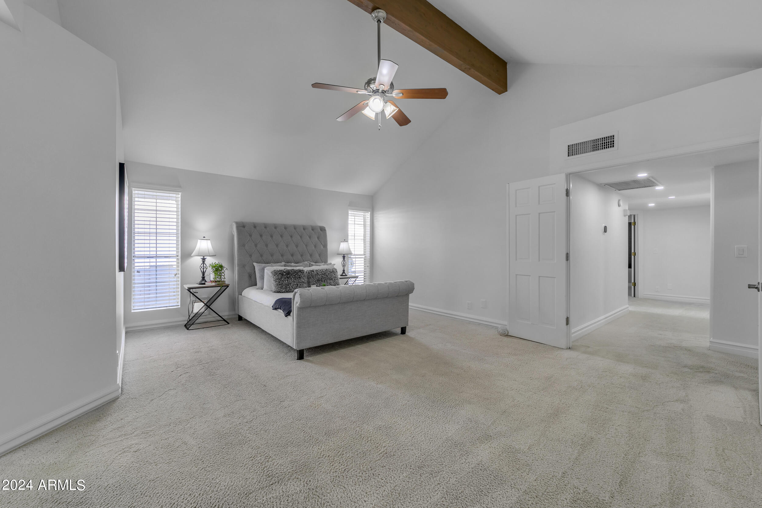 2118 E ENROSE Circle