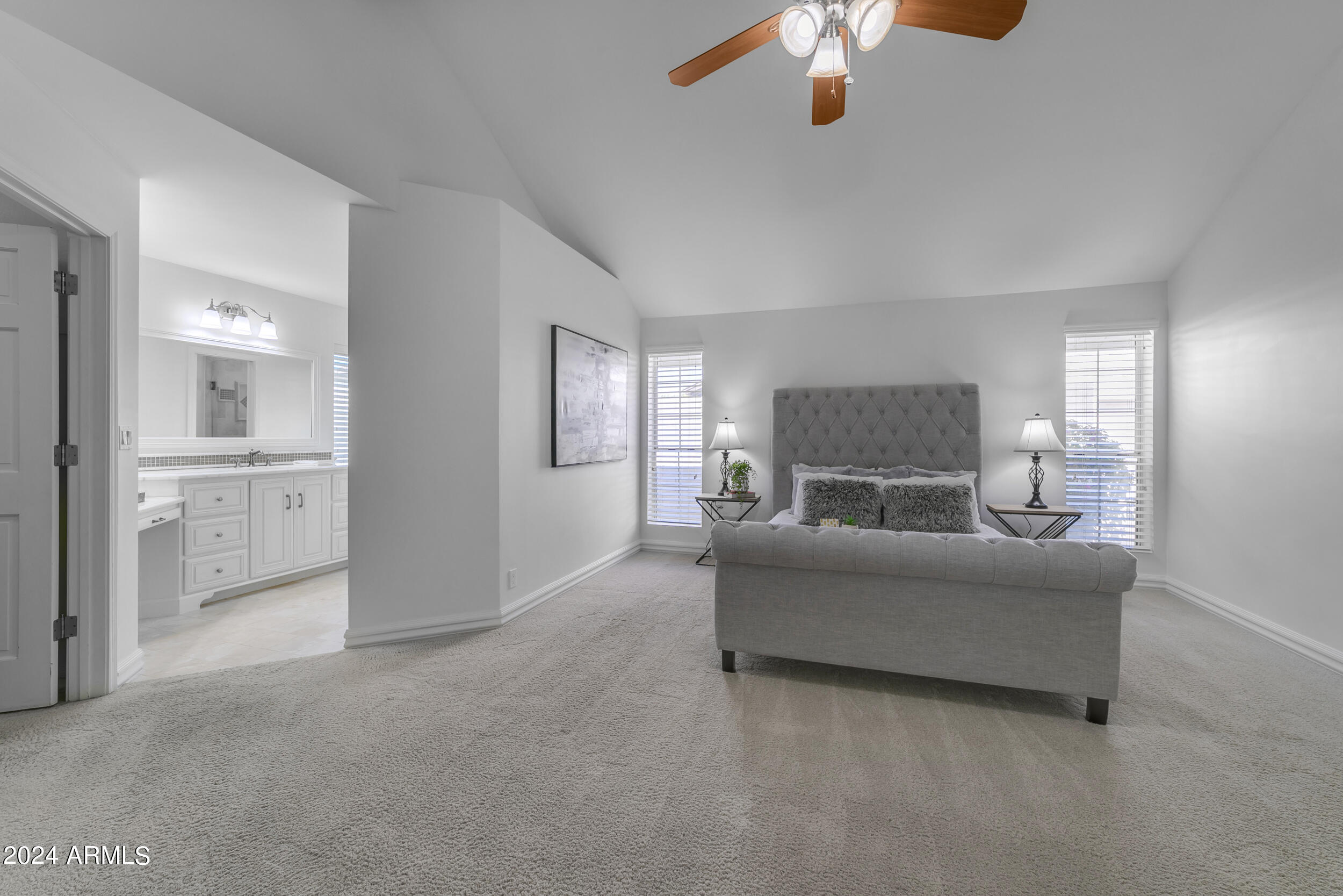 2118 E ENROSE Circle