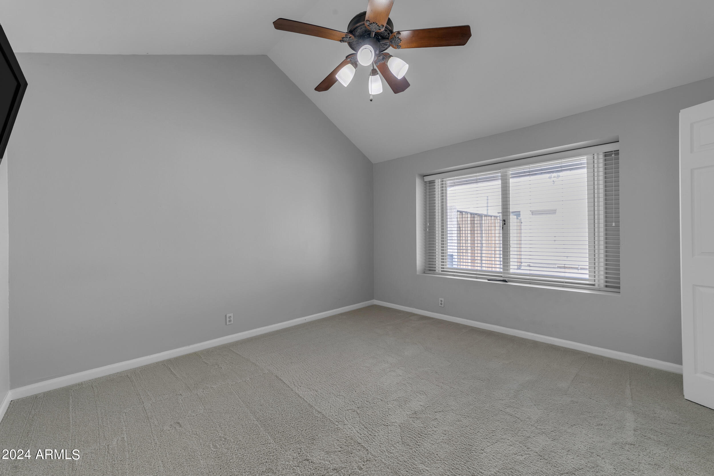 2118 E ENROSE Circle