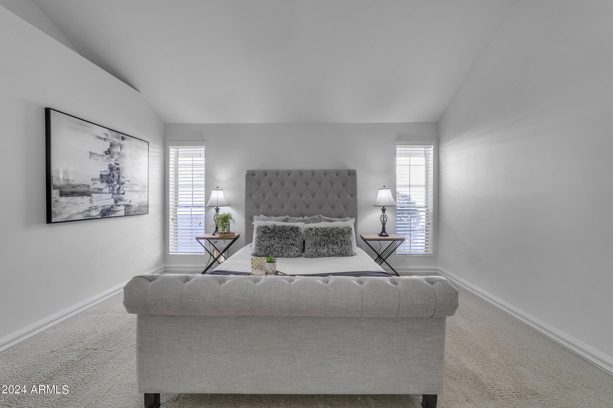 2118 E ENROSE Circle