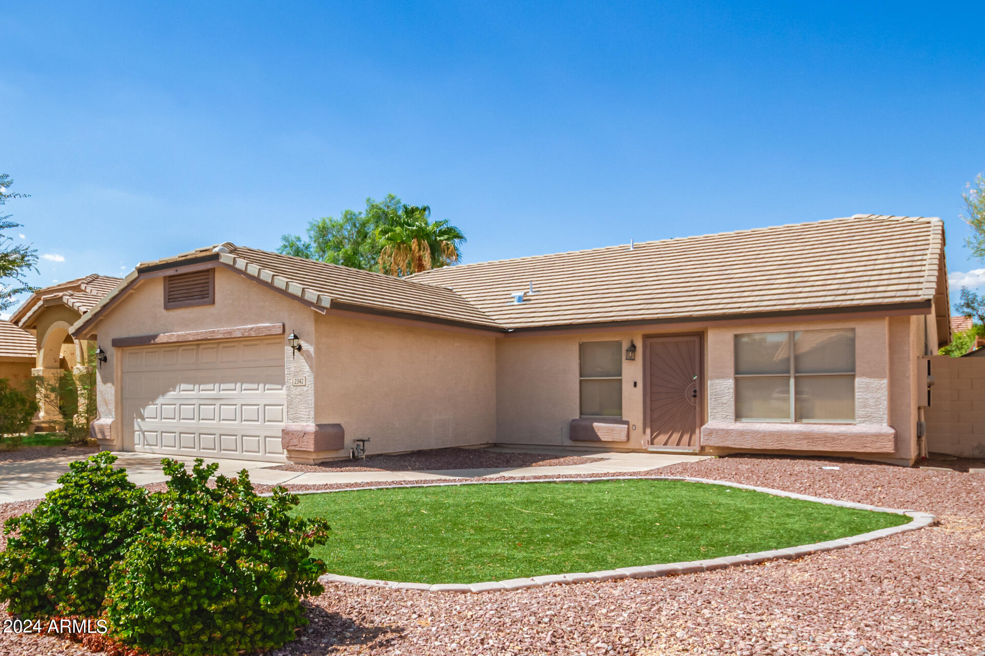 2342 E SMOKE TREE Road