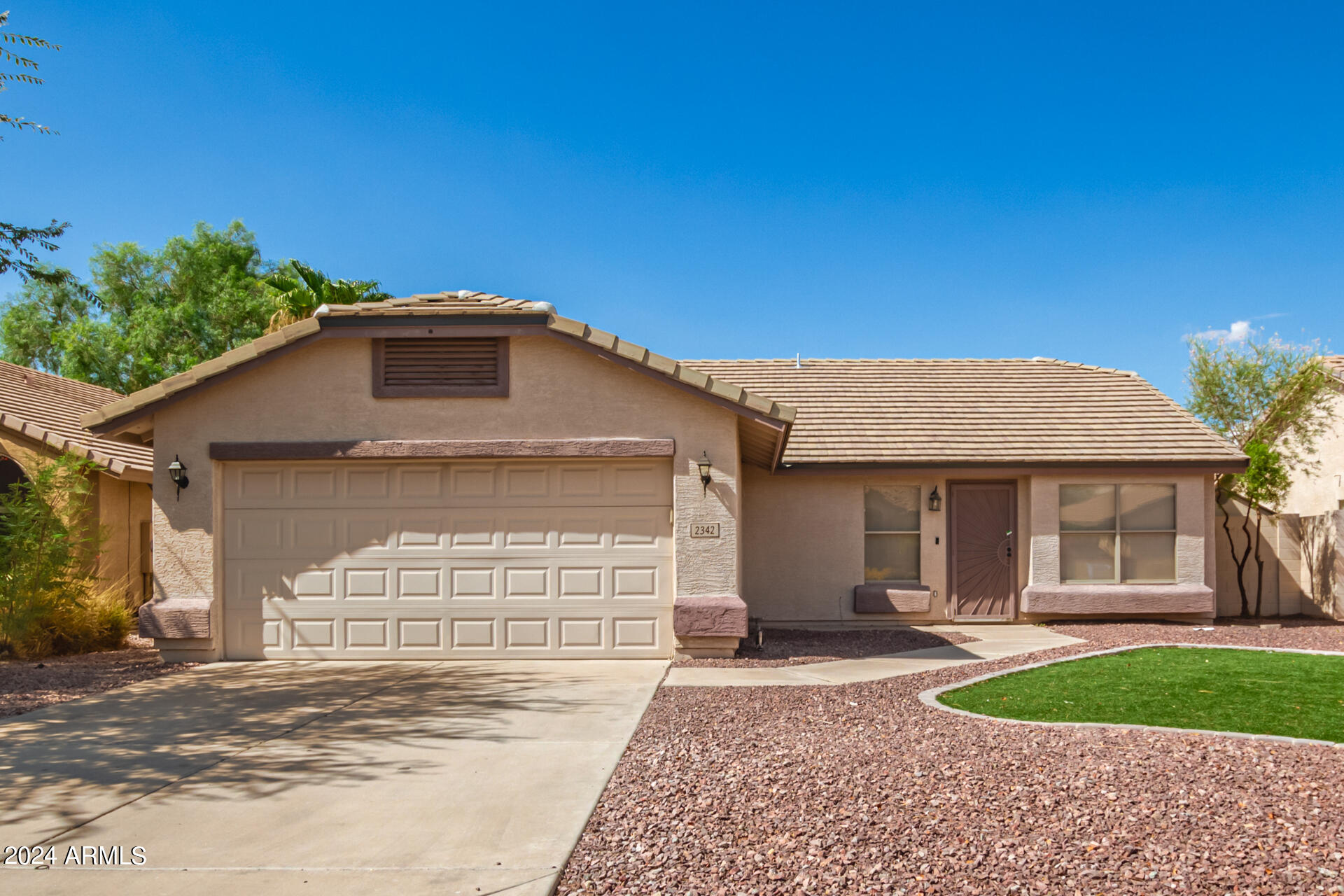 2342 E SMOKE TREE Road