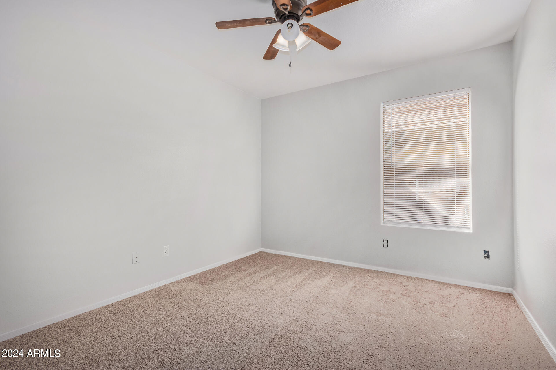 2342 E SMOKE TREE Road