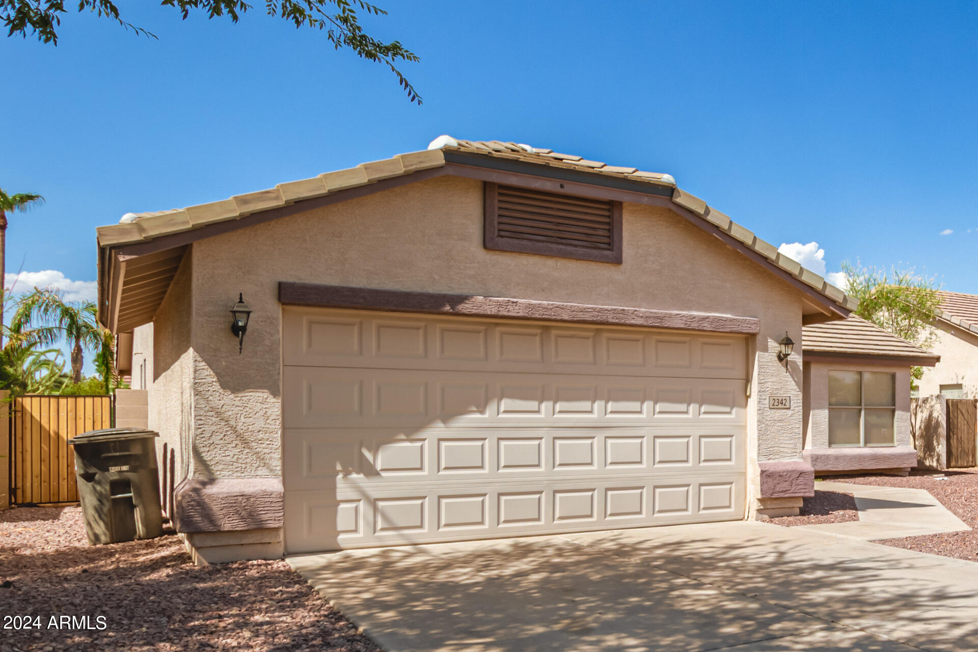 2342 E SMOKE TREE Road