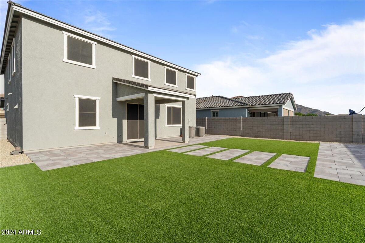 7322 S Briarwood Lane