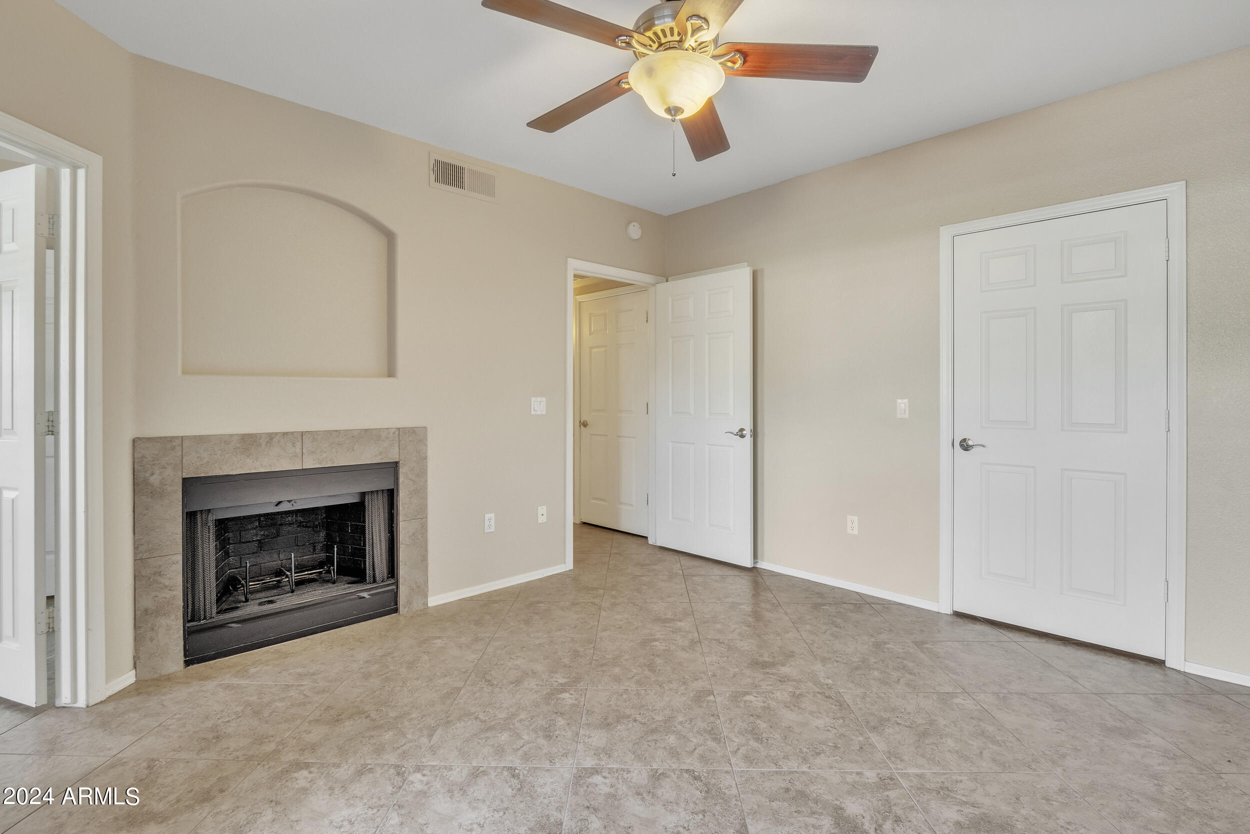 15095 N THOMPSON PEAK Parkway, 1035