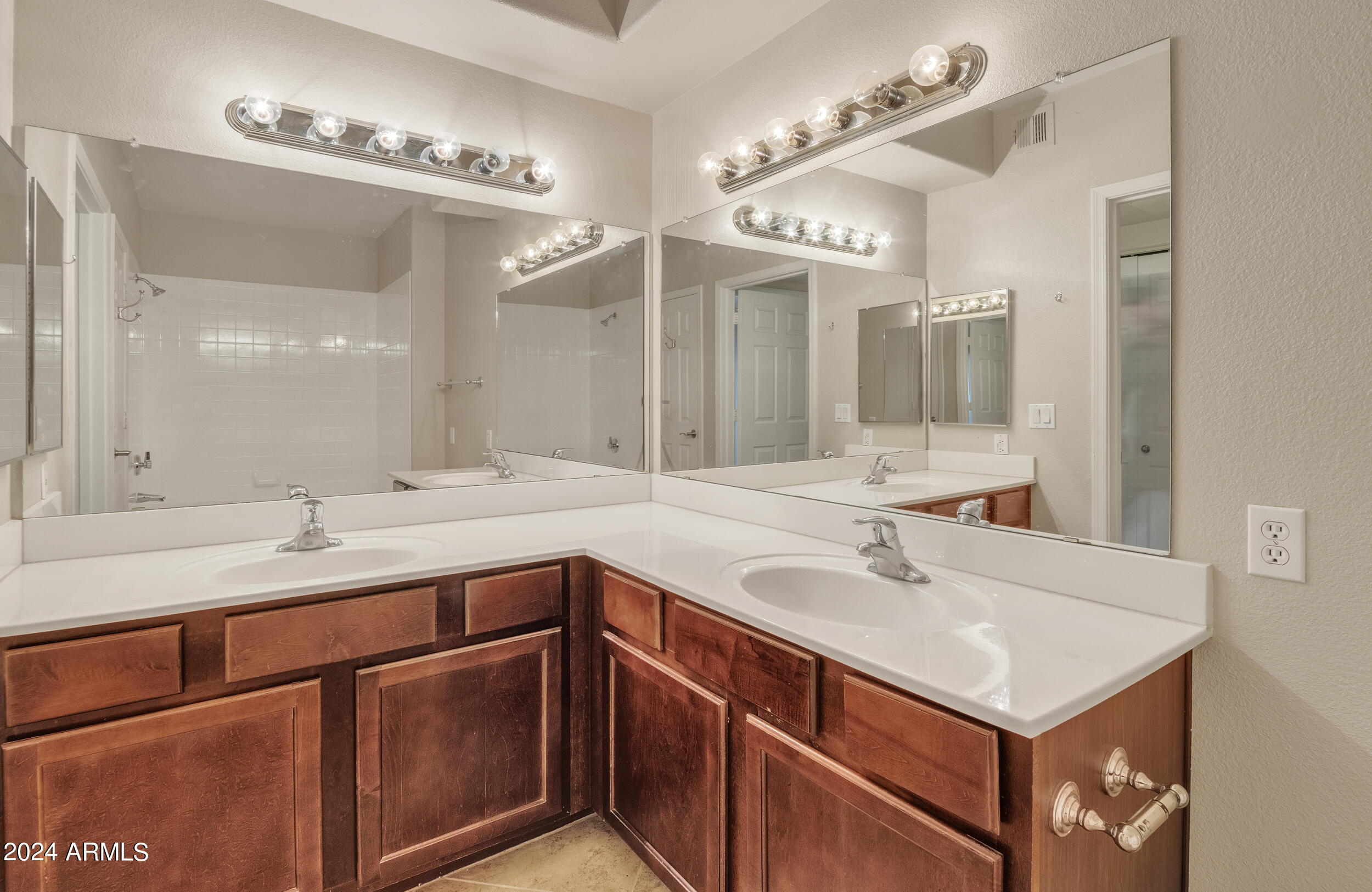 15095 N THOMPSON PEAK Parkway, 1035