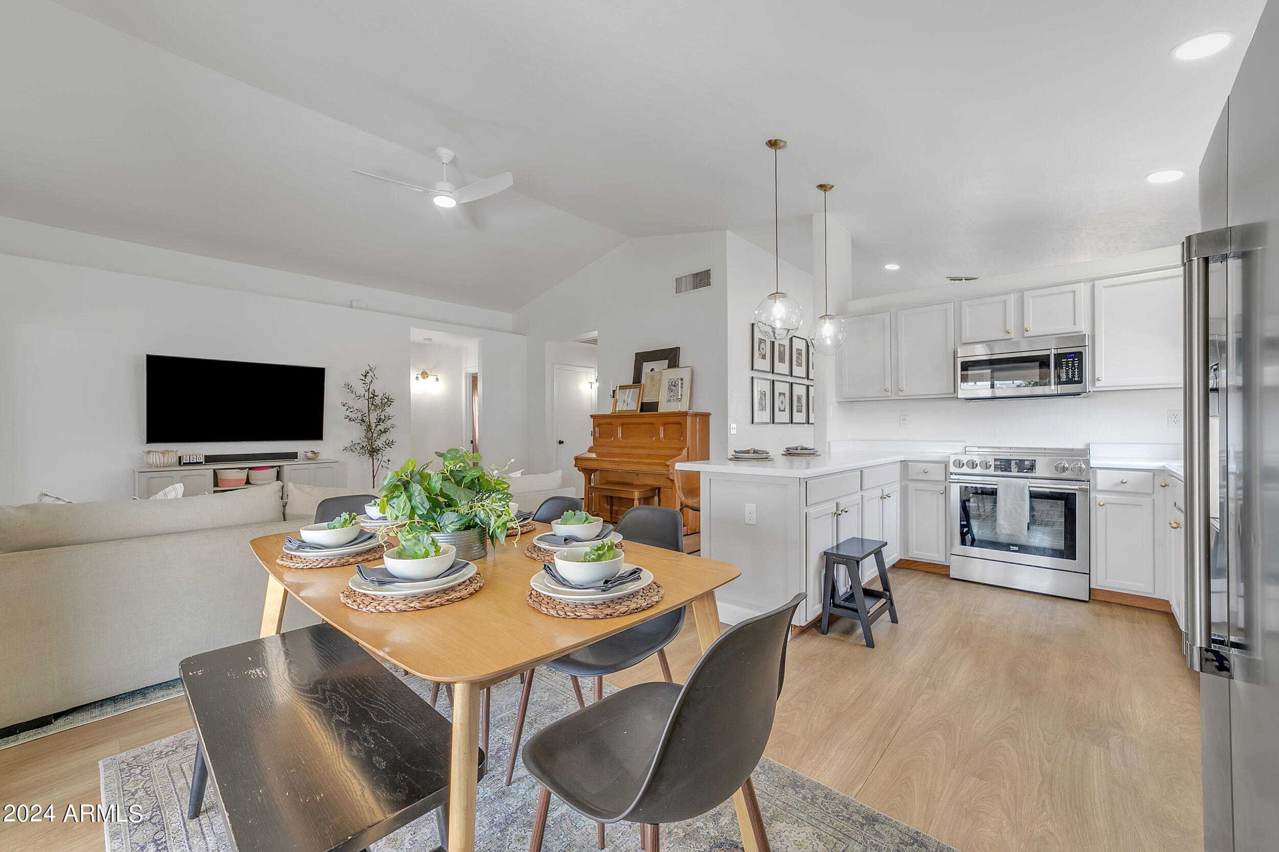 8557 E CLOVIS Avenue