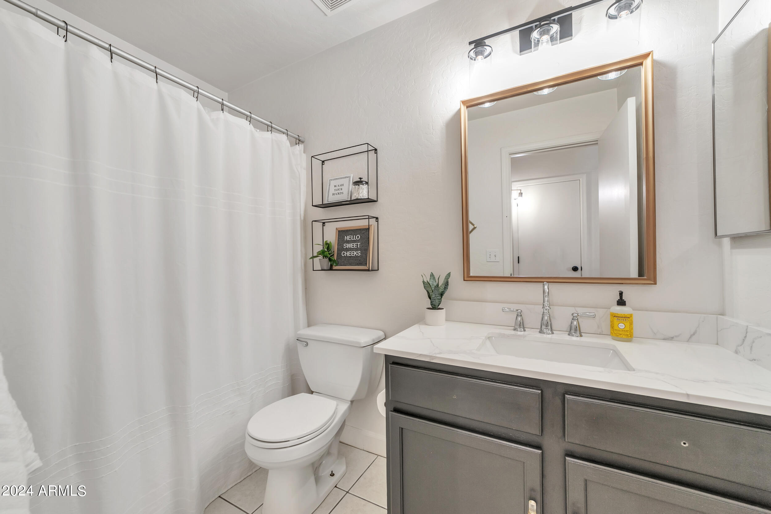 8557 E CLOVIS Avenue