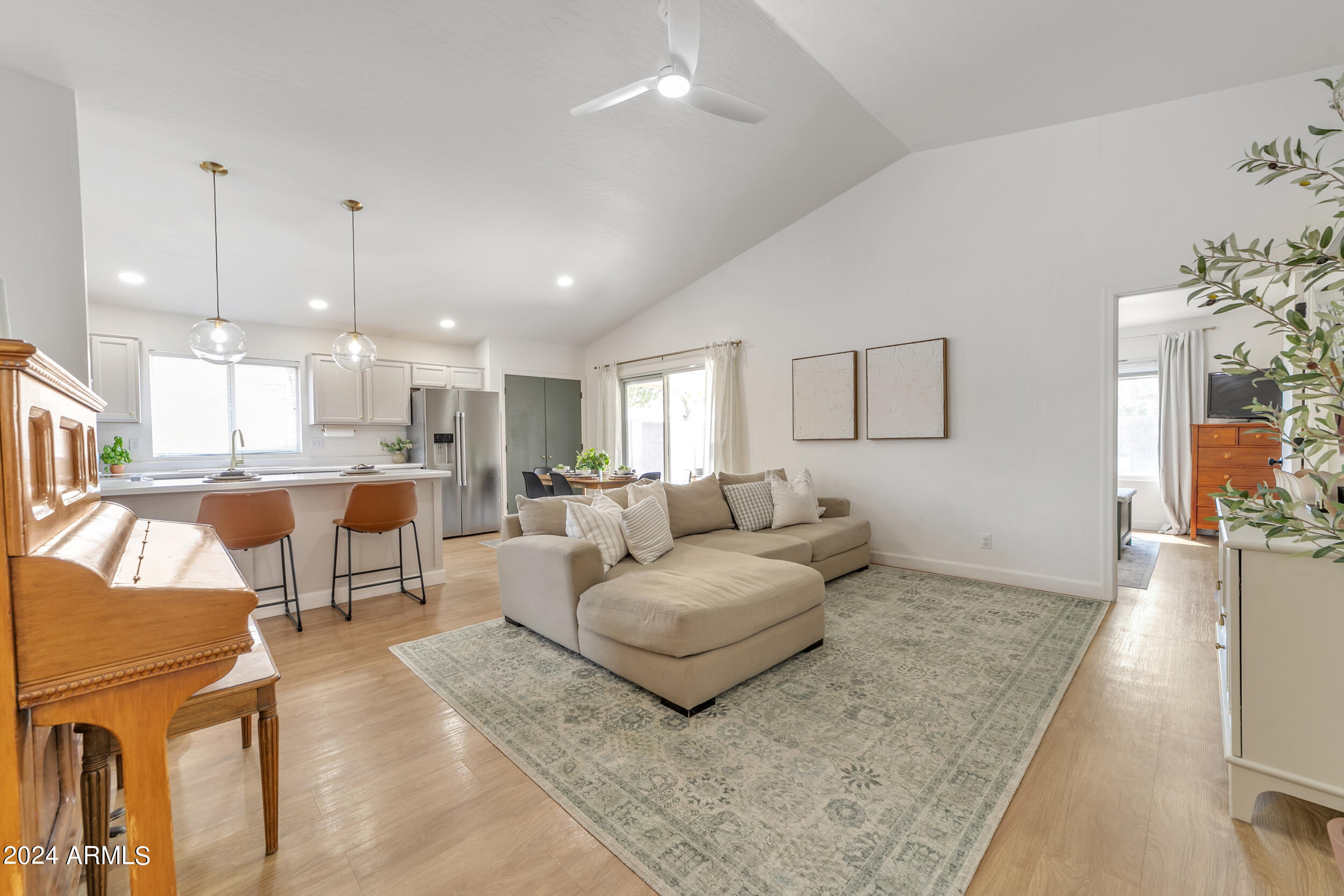 8557 E CLOVIS Avenue