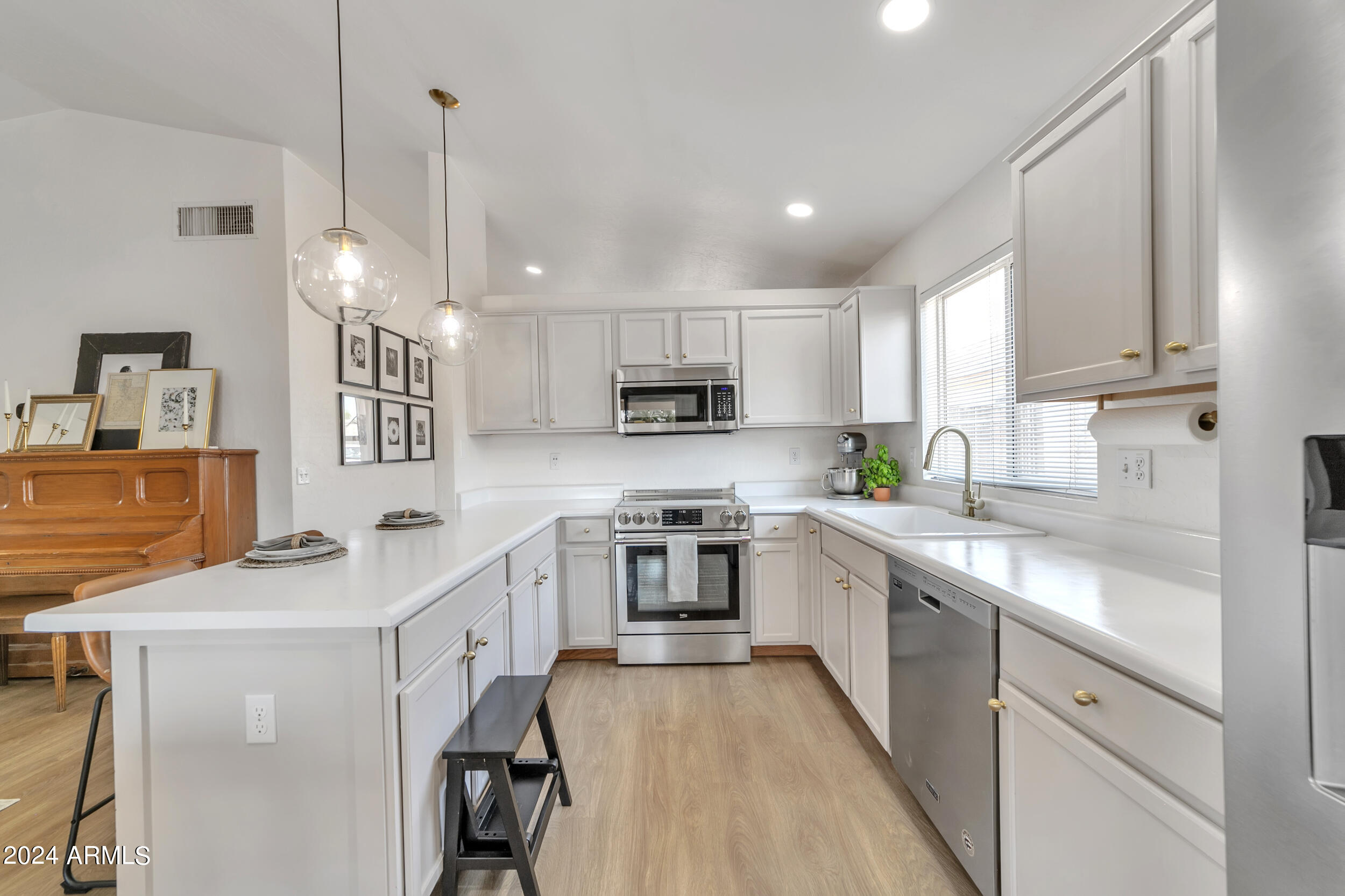 8557 E CLOVIS Avenue