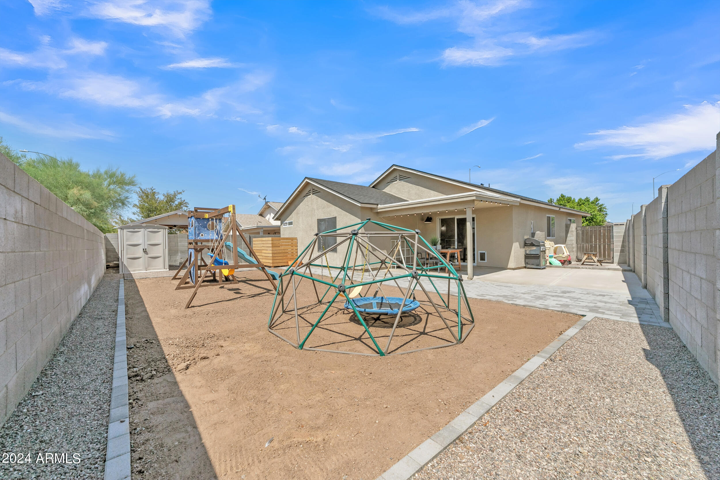 8557 E CLOVIS Avenue