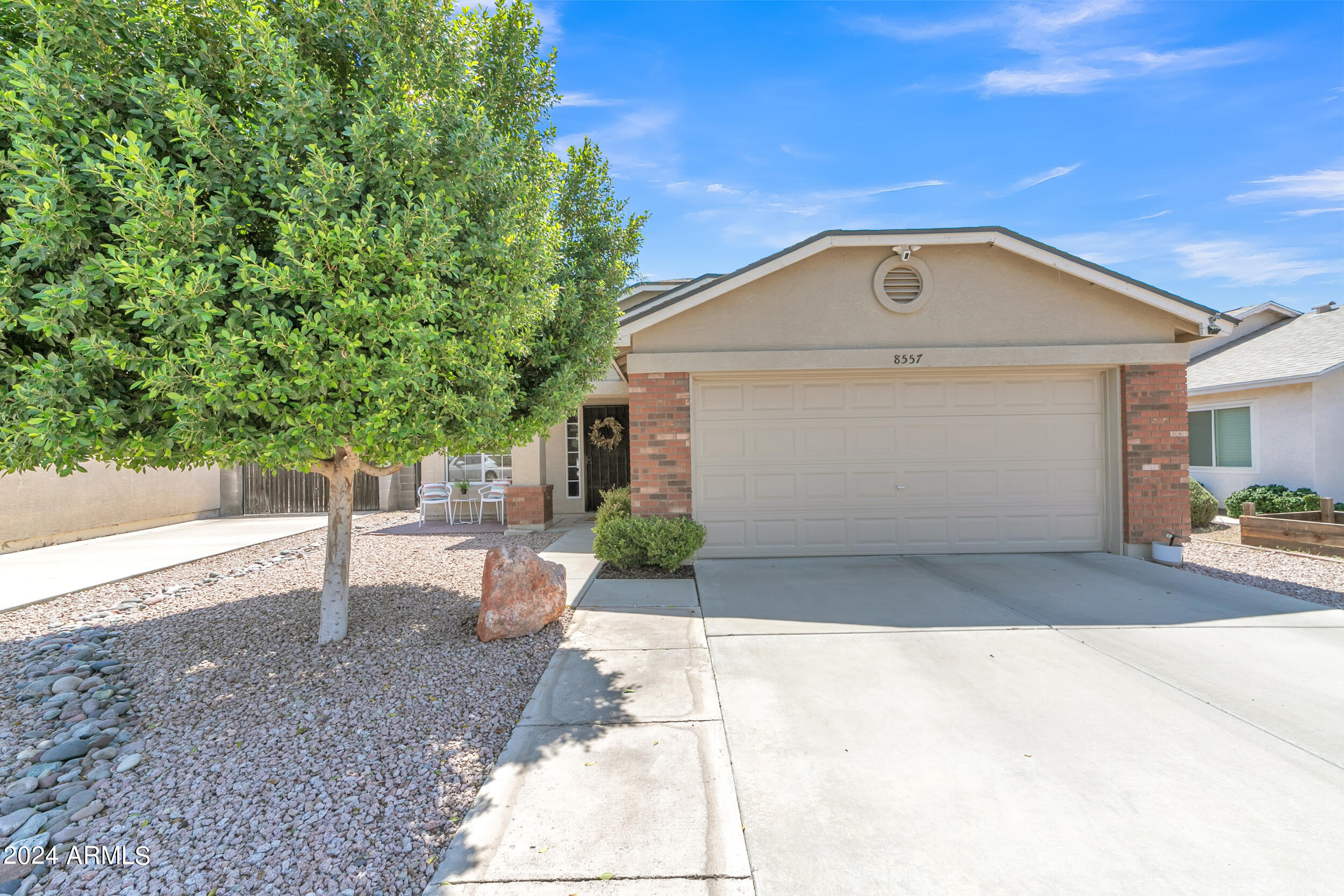 8557 E CLOVIS Avenue