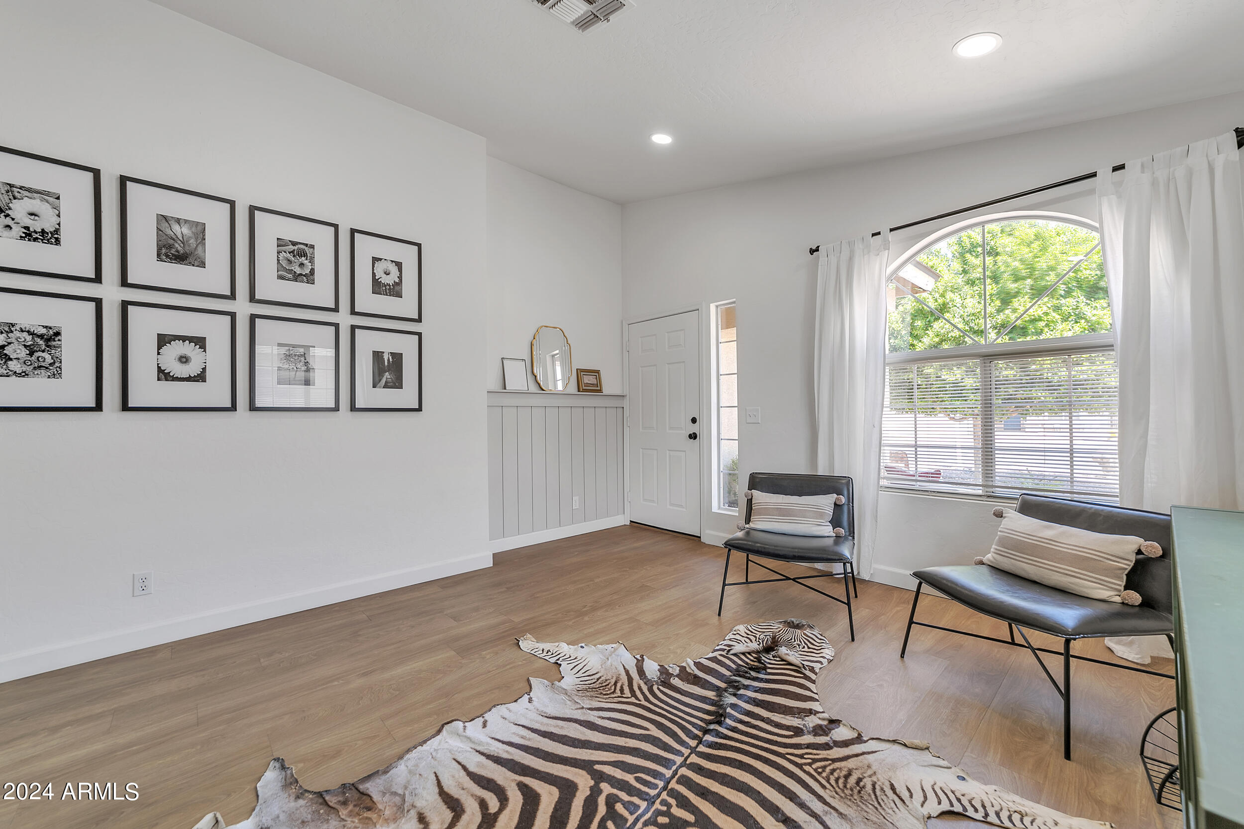 8557 E CLOVIS Avenue