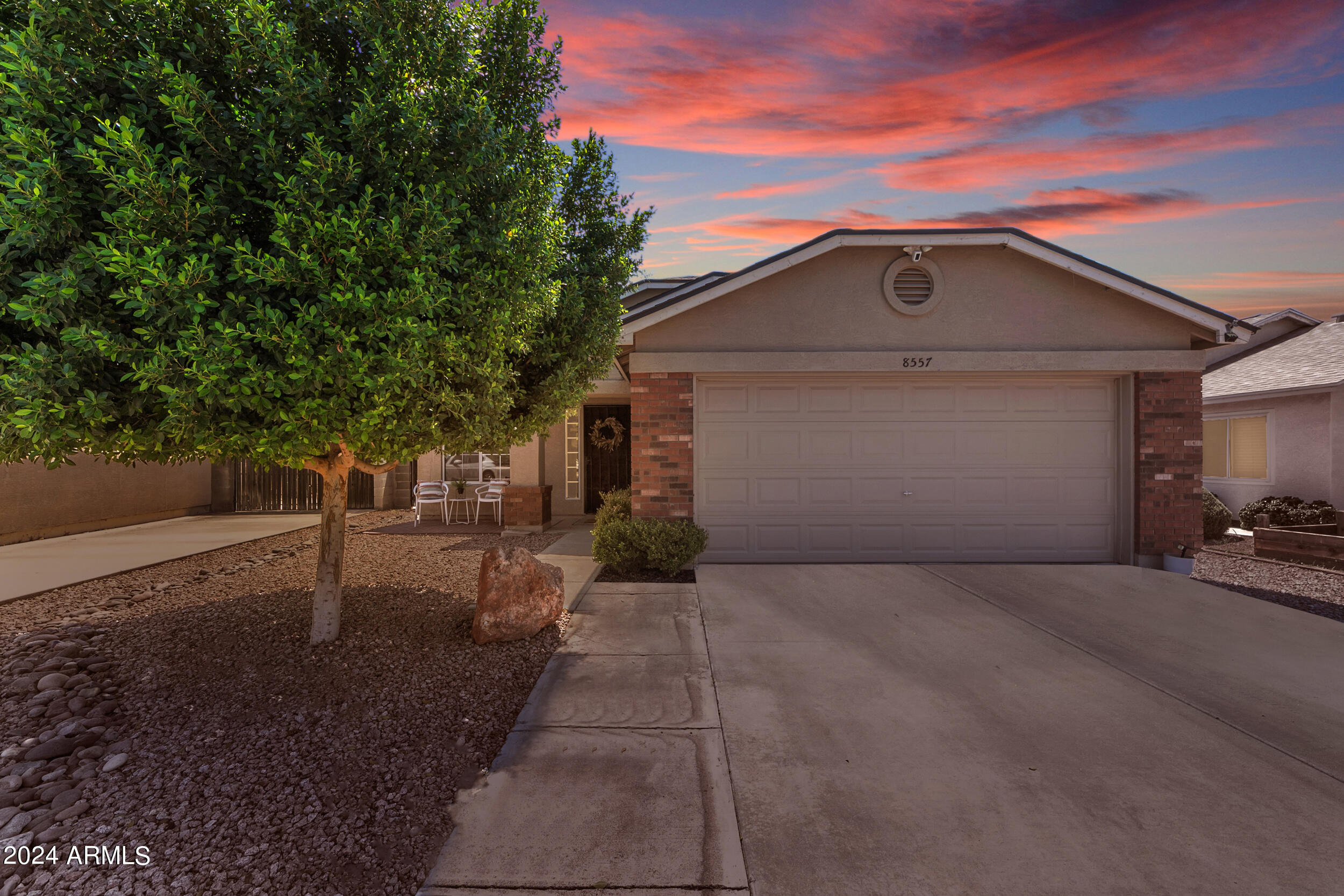 8557 E CLOVIS Avenue