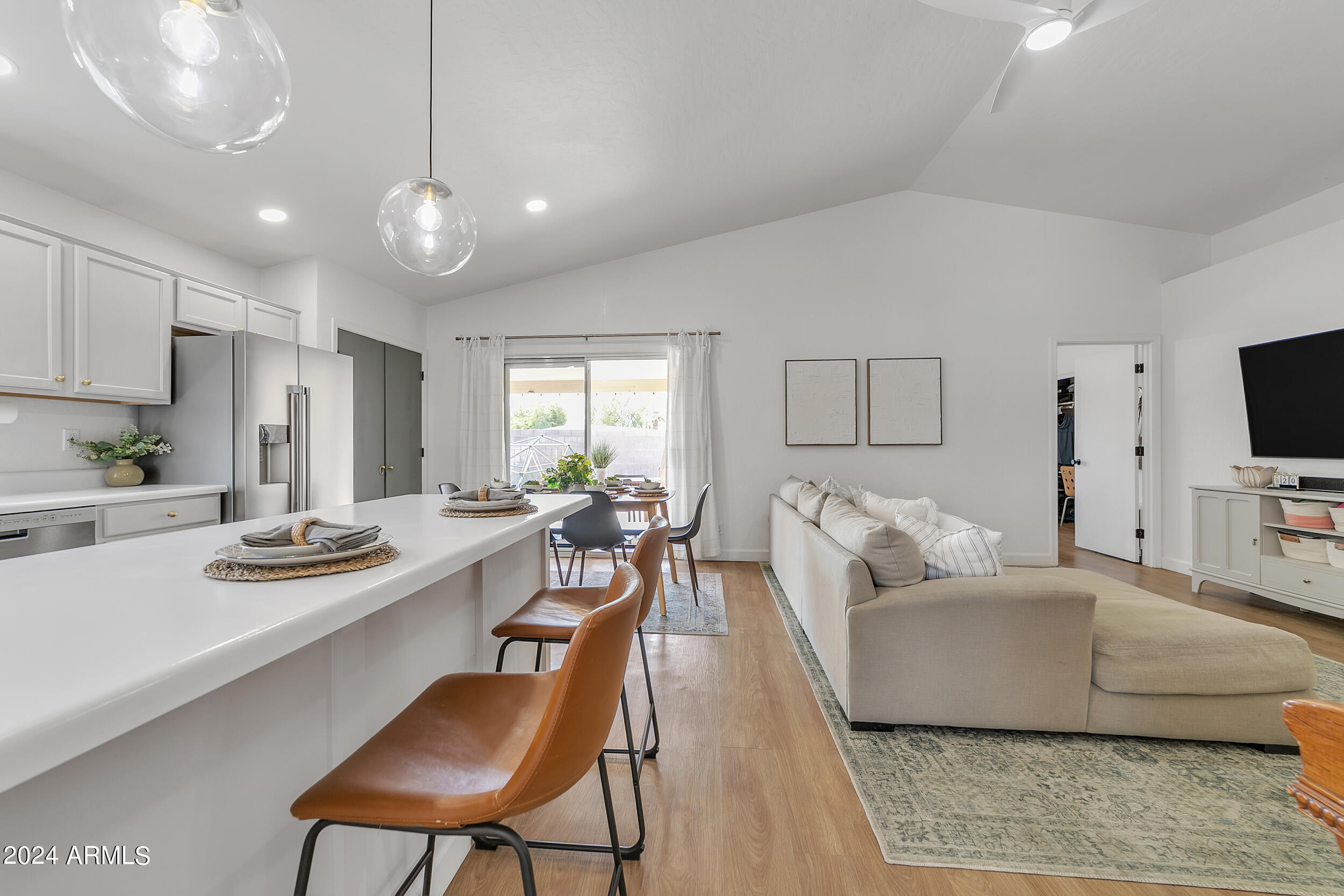 8557 E CLOVIS Avenue