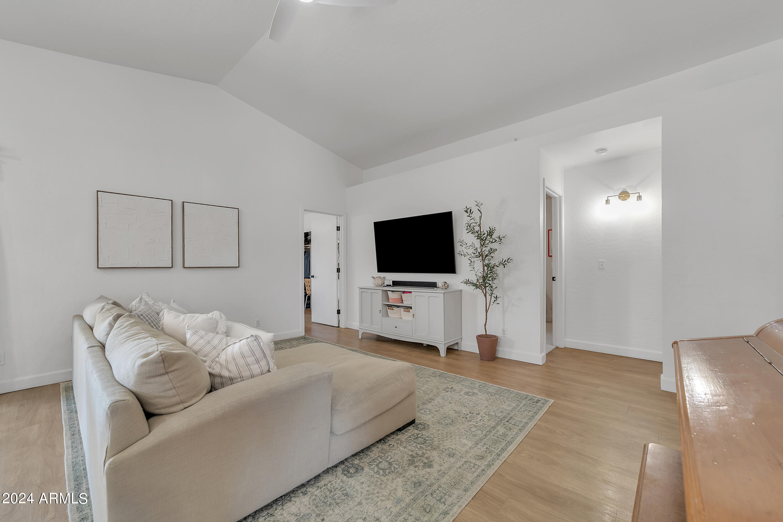 8557 E CLOVIS Avenue