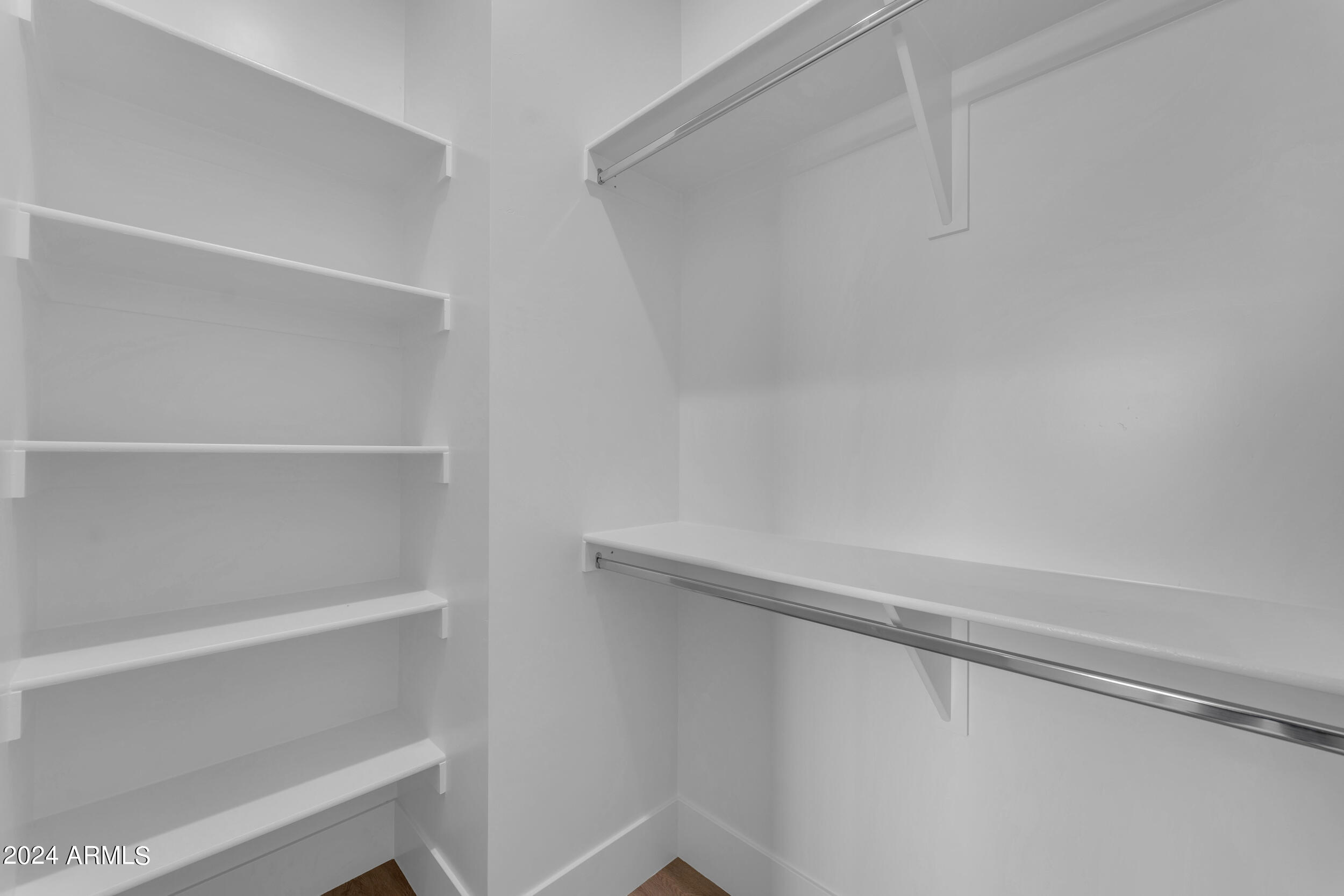 2592 E Mountain Drive