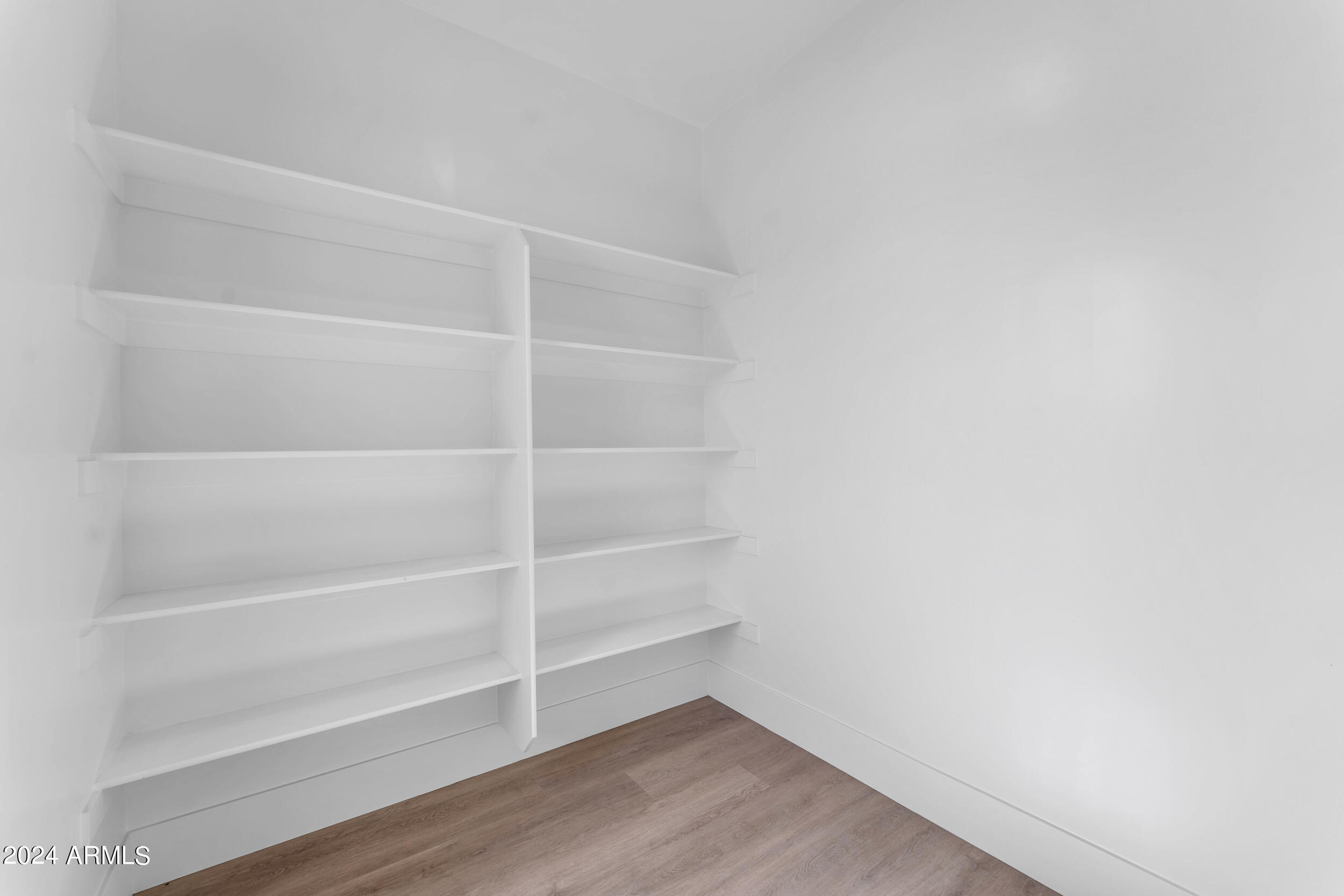 2592 E Mountain Drive